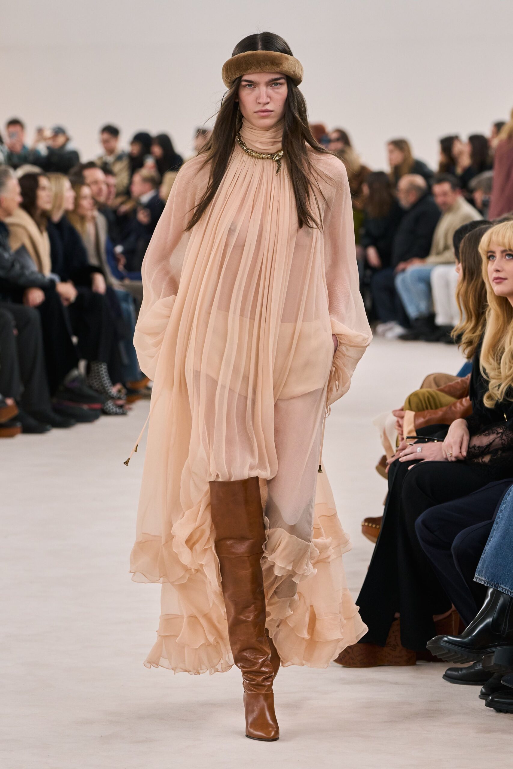 Chloé F/W 24 Look 769