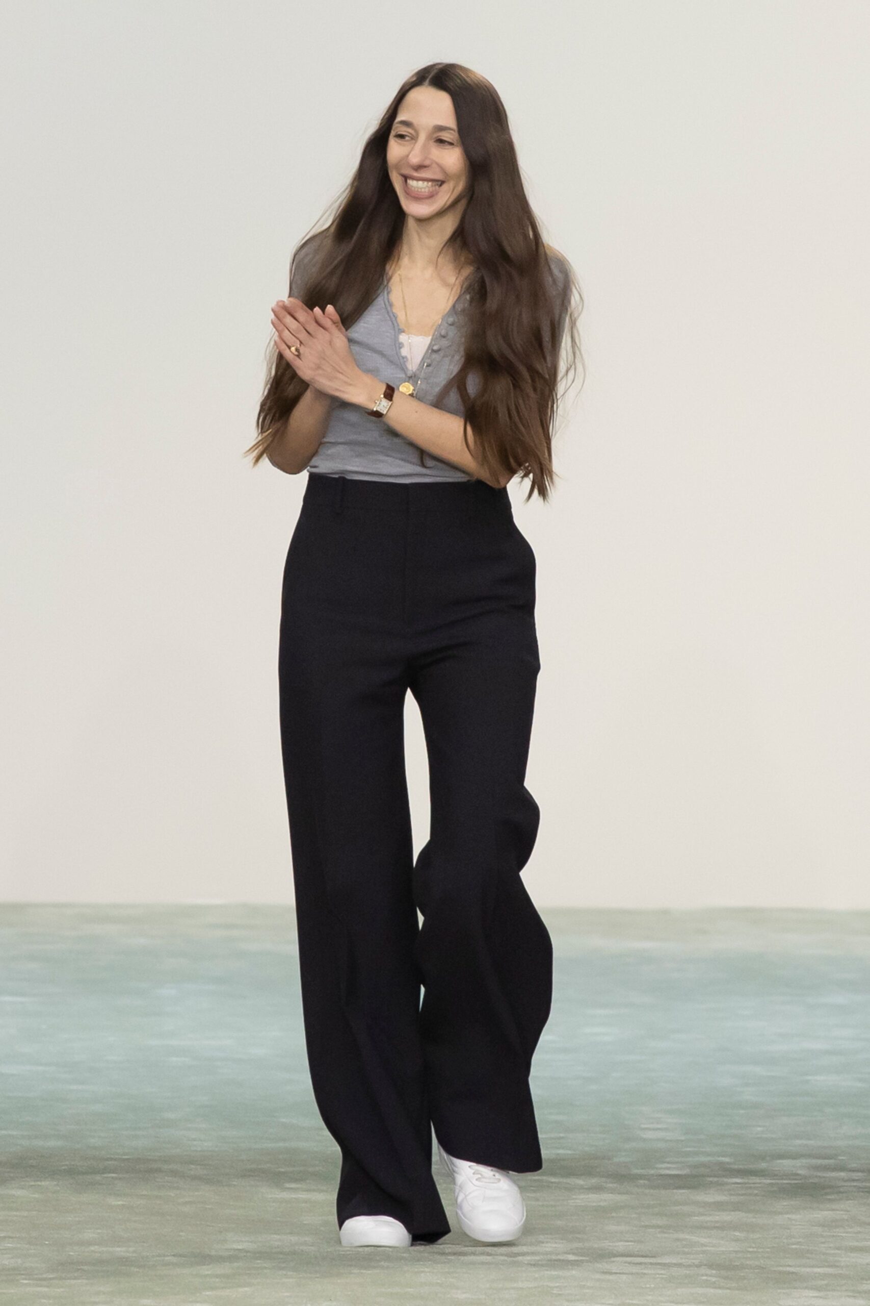 gray fitted top black tailored pants