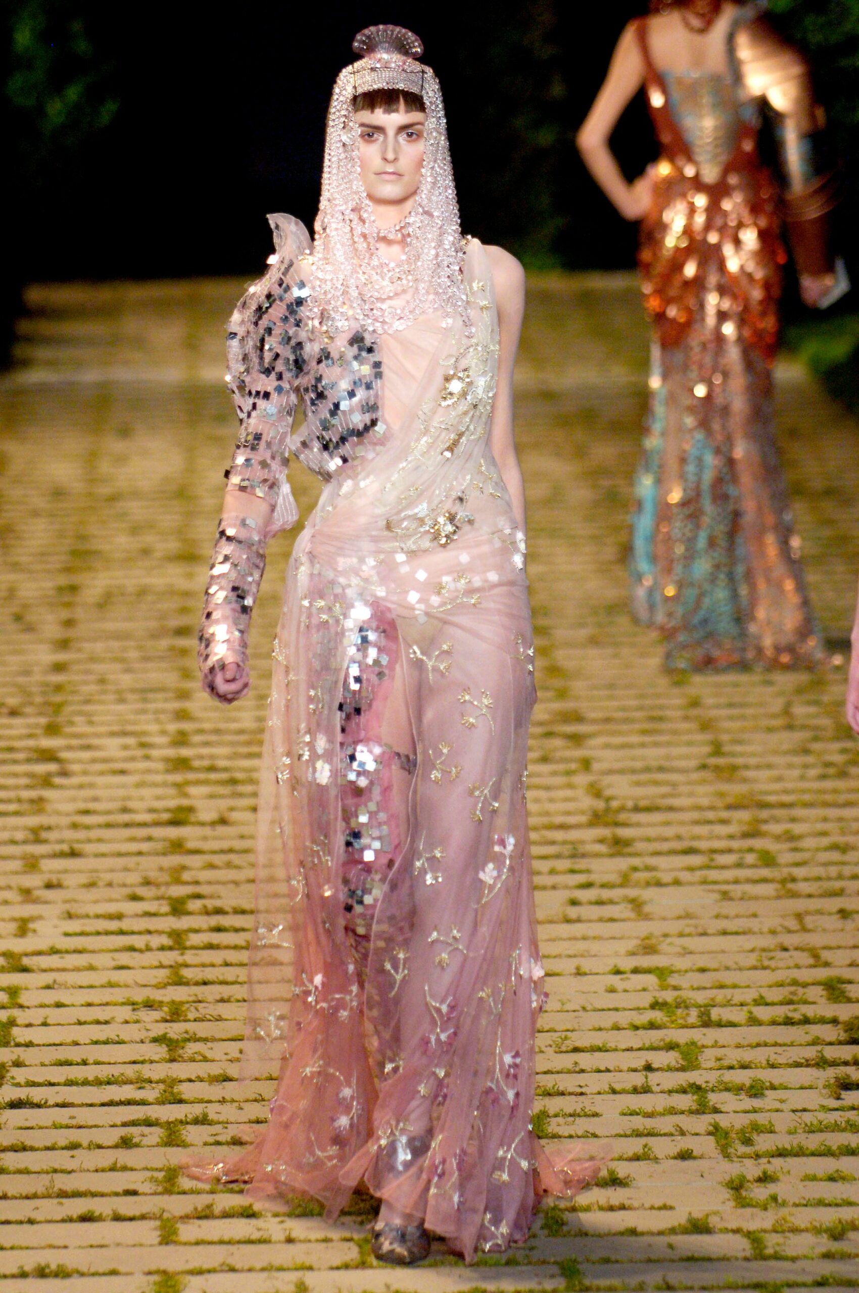Christian Dior F/W 06 Couture Look 25
