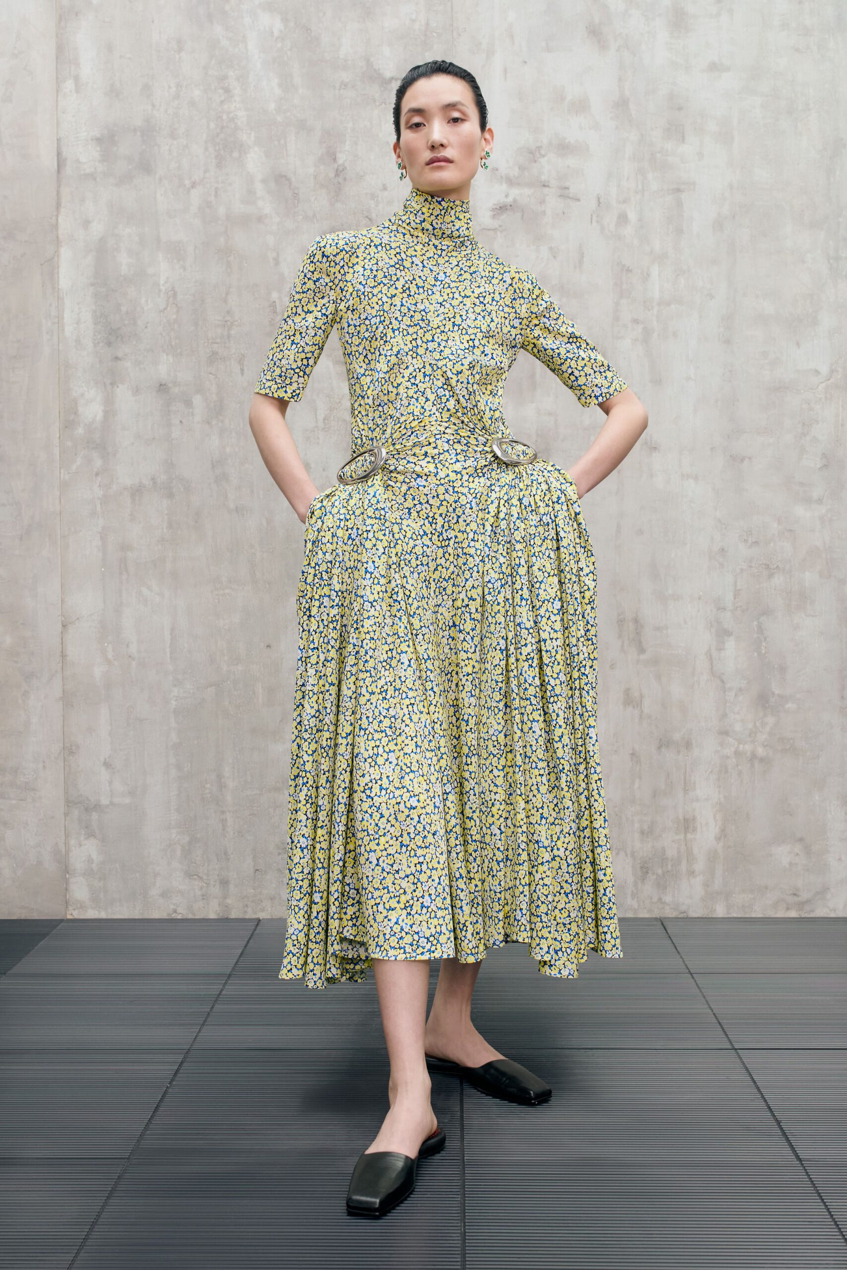 yellow cotton short-sleeve high-neck fitted pleated flared dress