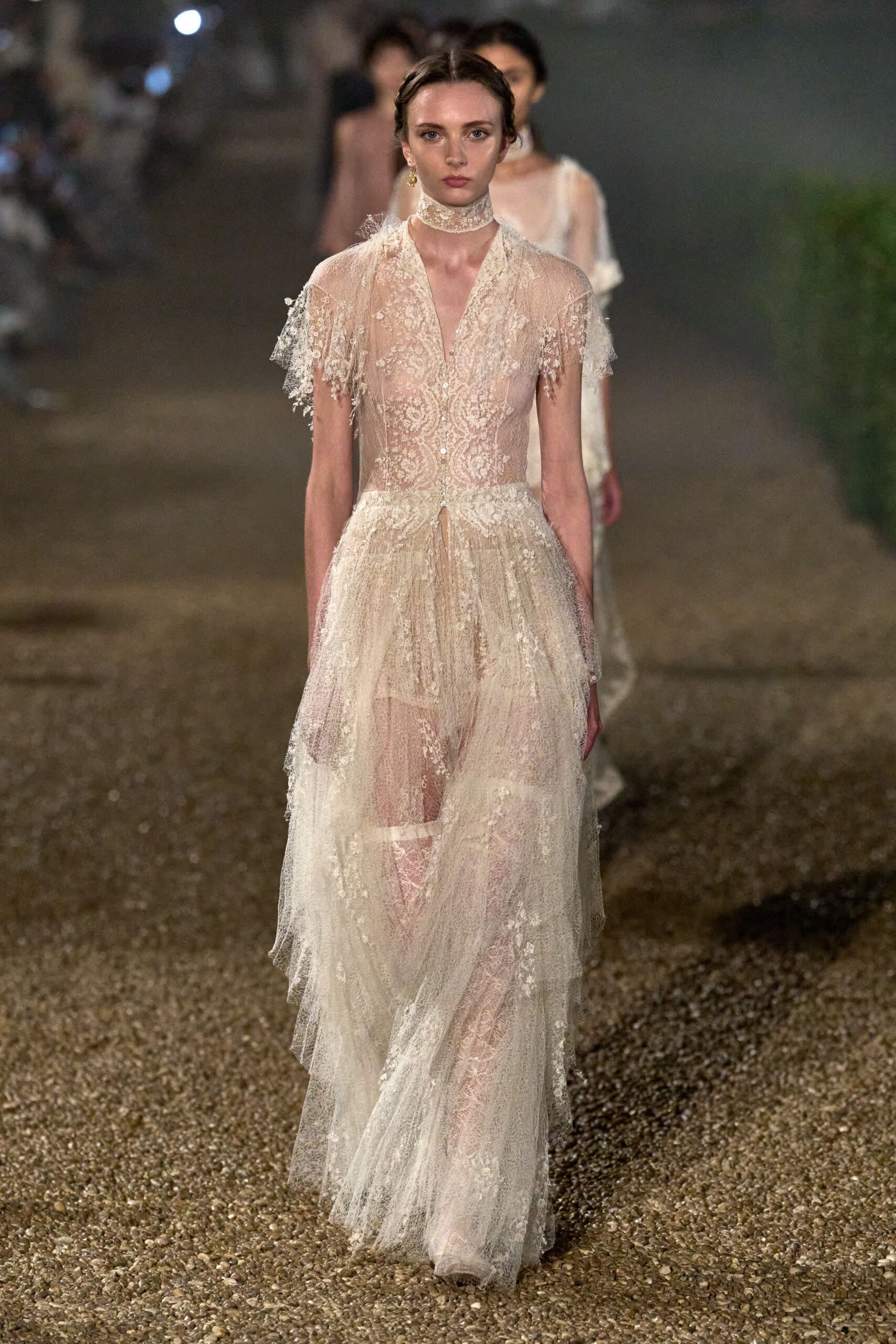 ivory lace sleeveless gown