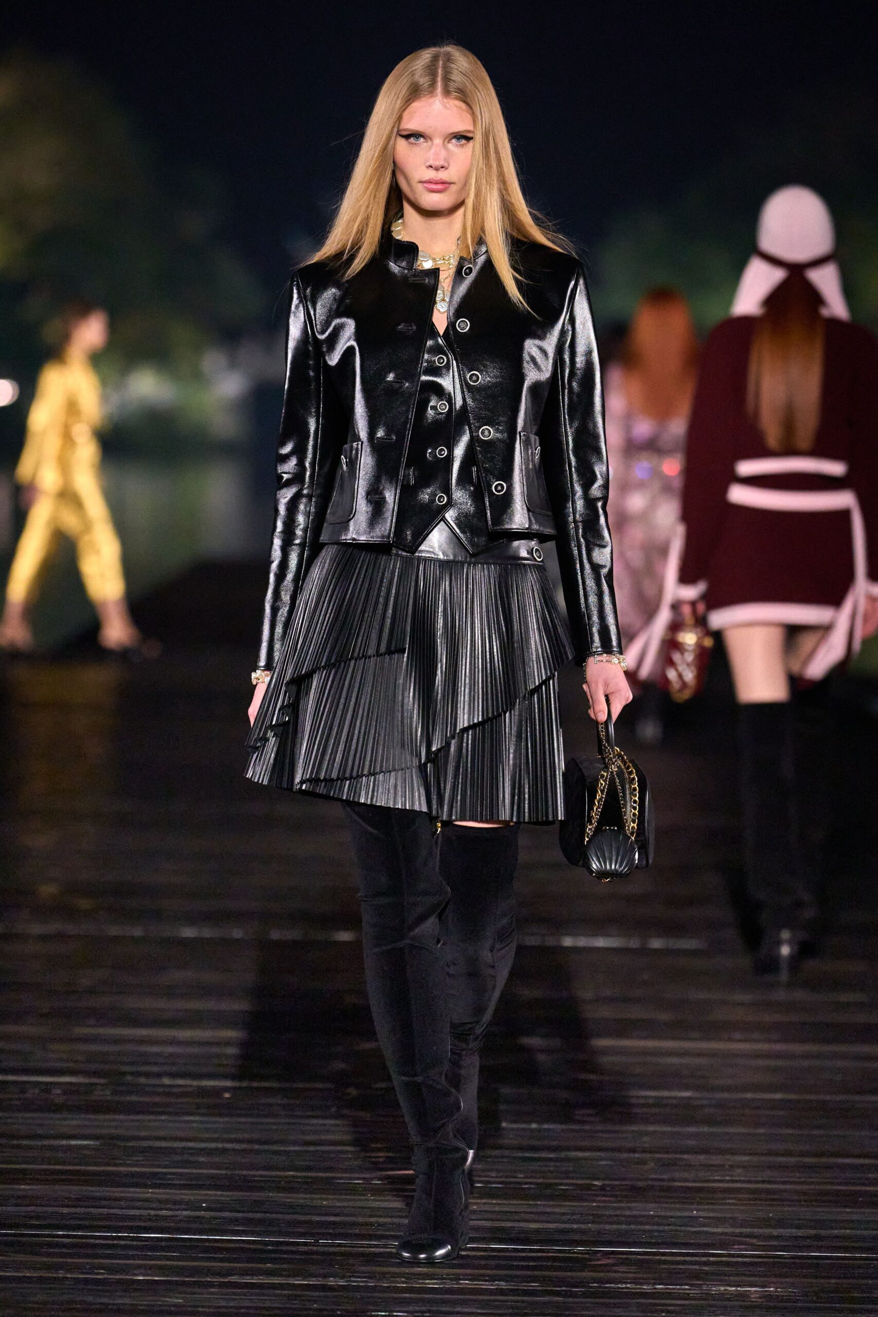 Chanel F/W 25 Look 837