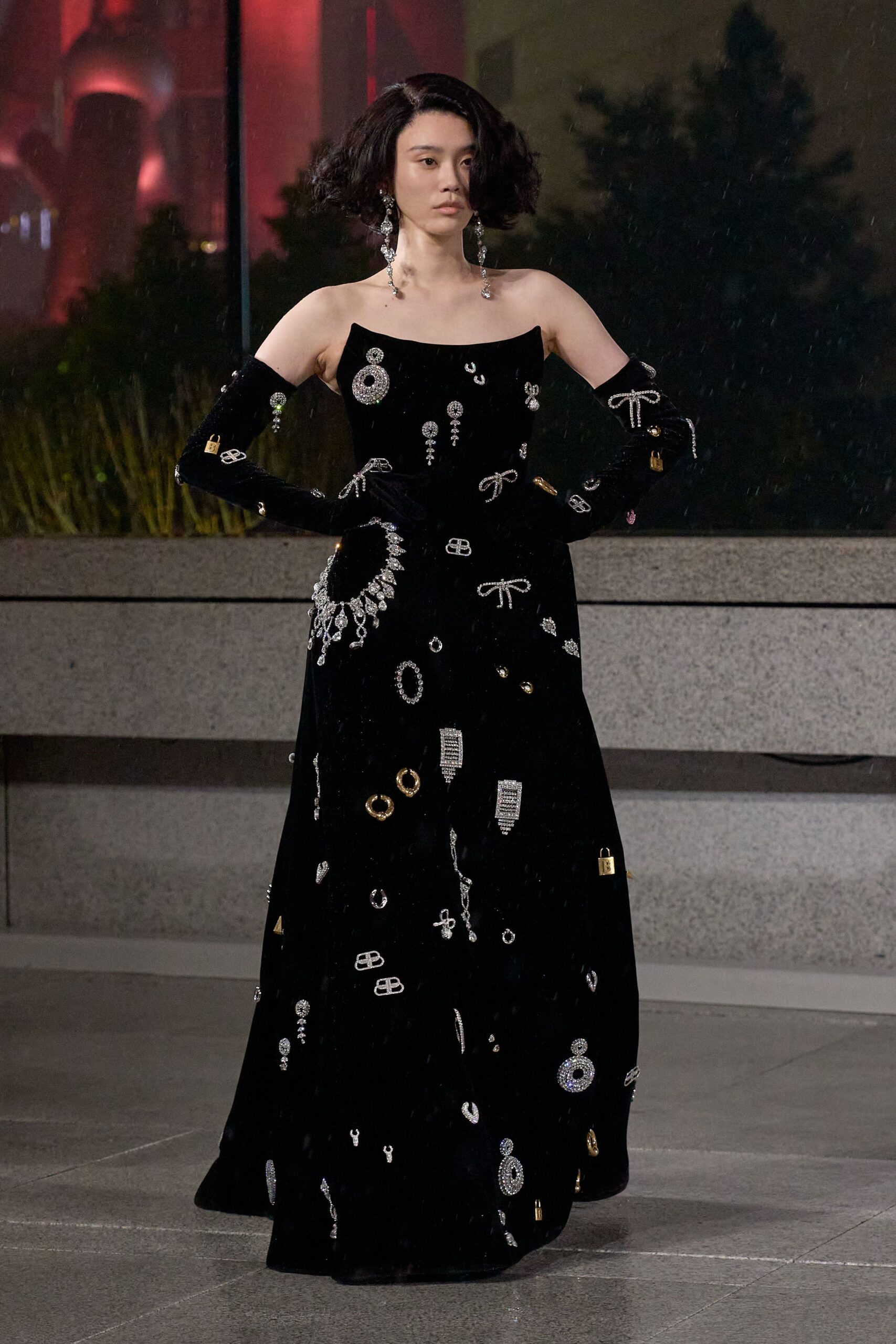 black velvet fitted gloves
