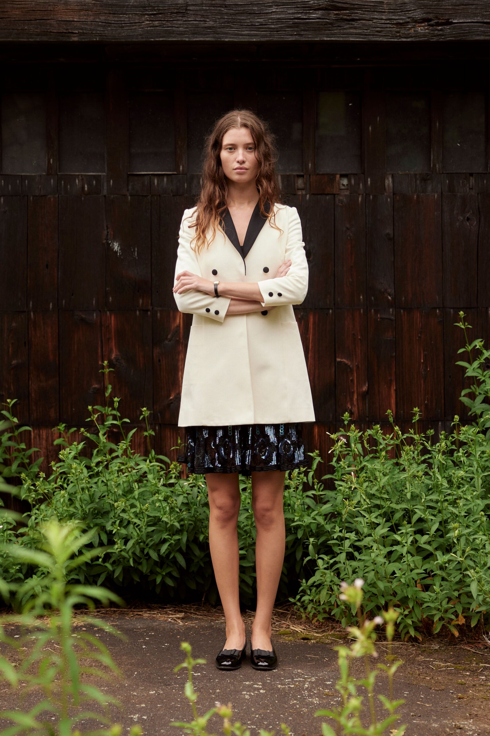 white cotton long-sleeve collared structured coat