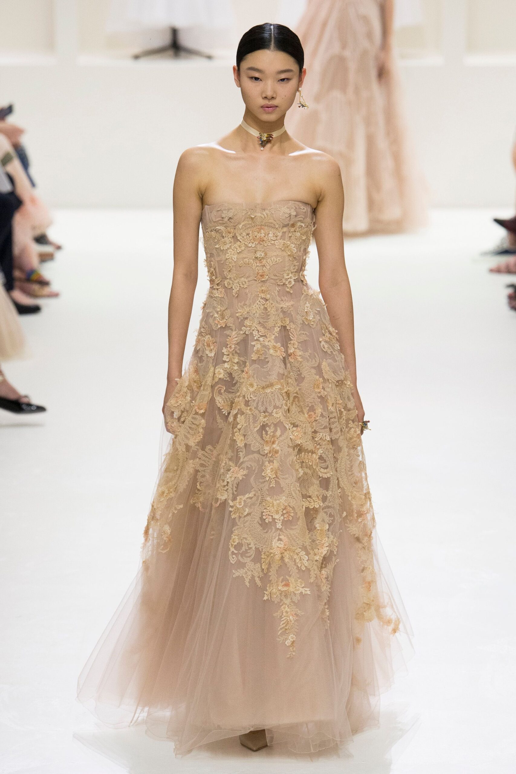 Christian Dior F/W 18 Couture Look 820