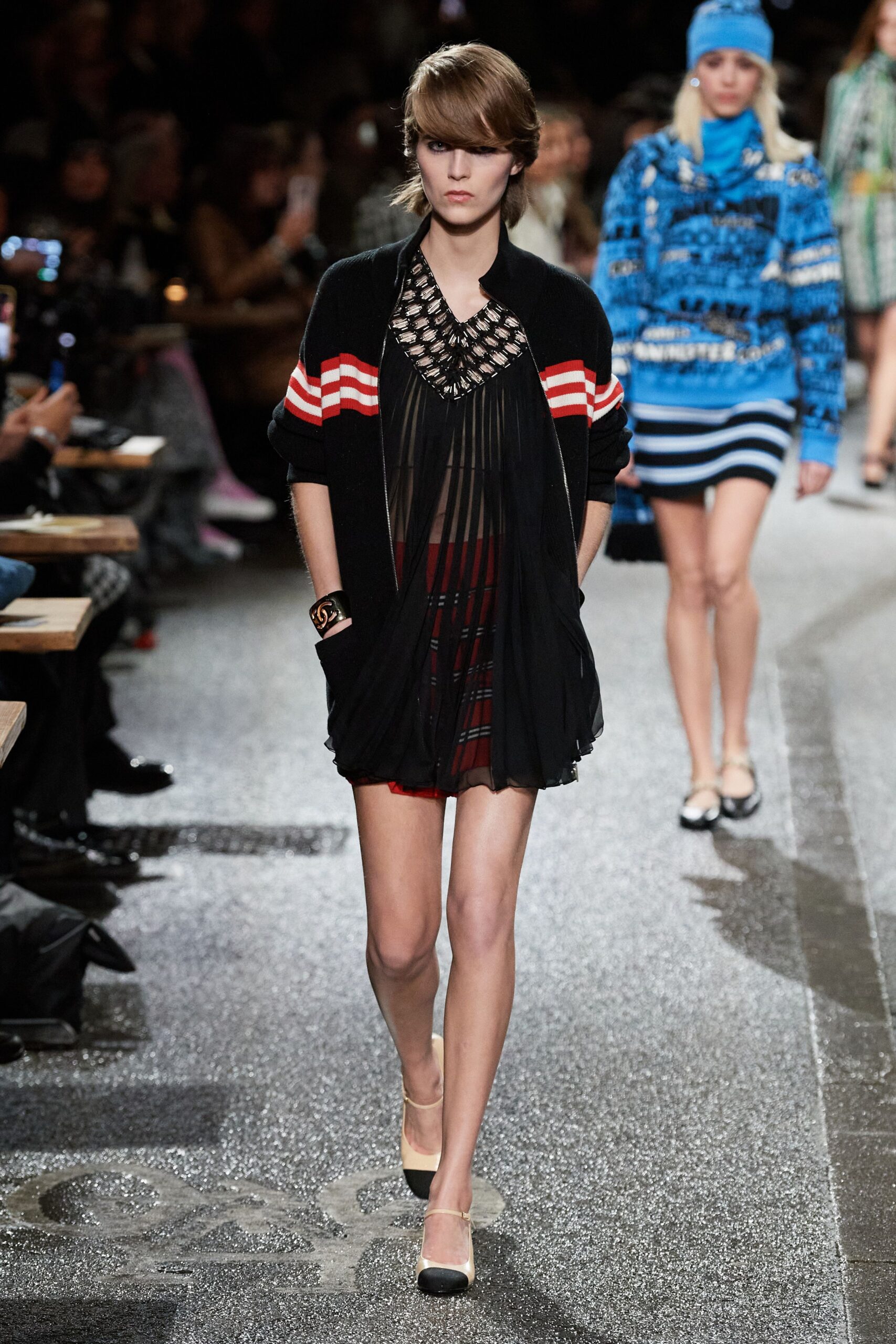 Chanel F/W 24 Look 807