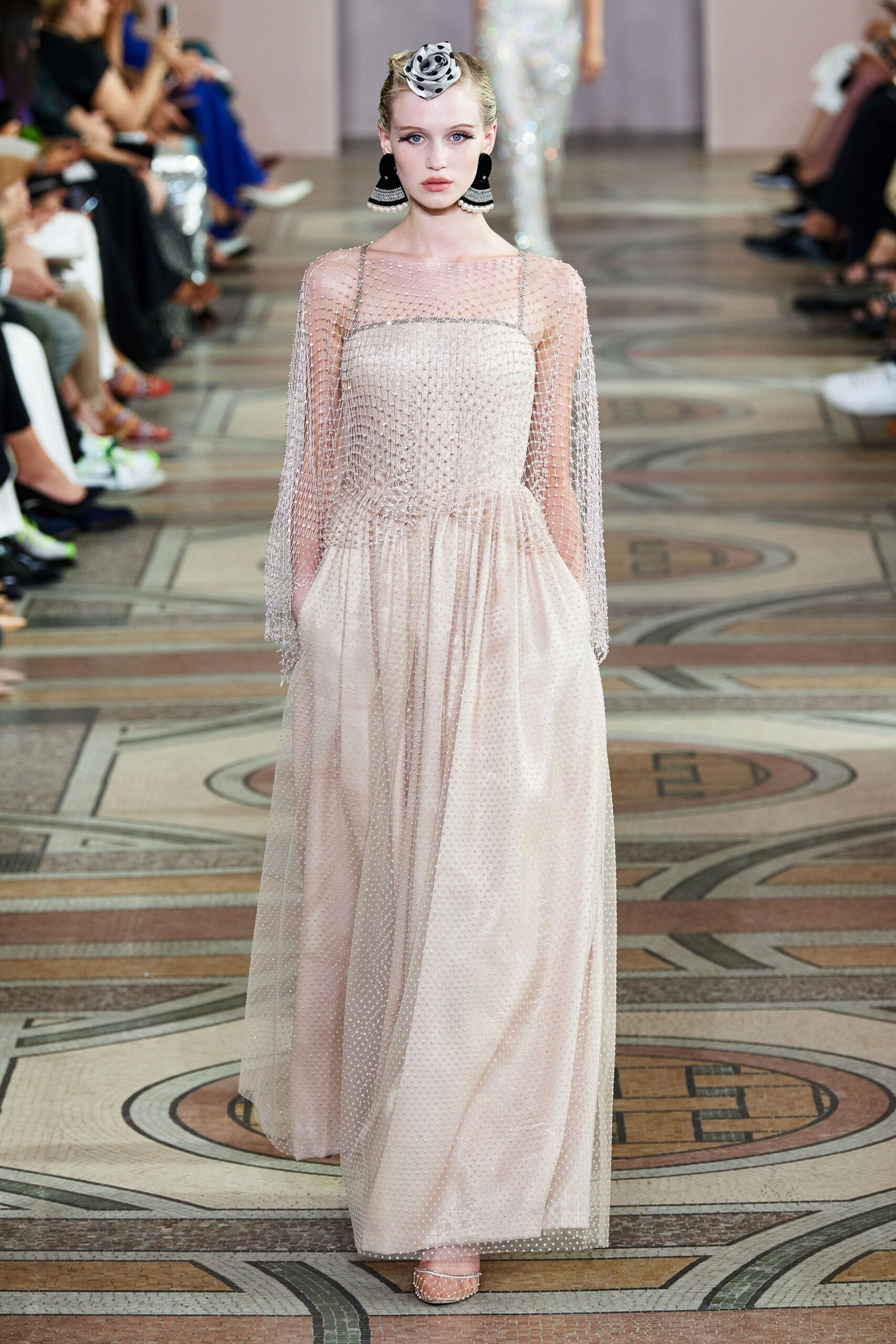 Armani Privé F/W 19 Couture Look 831