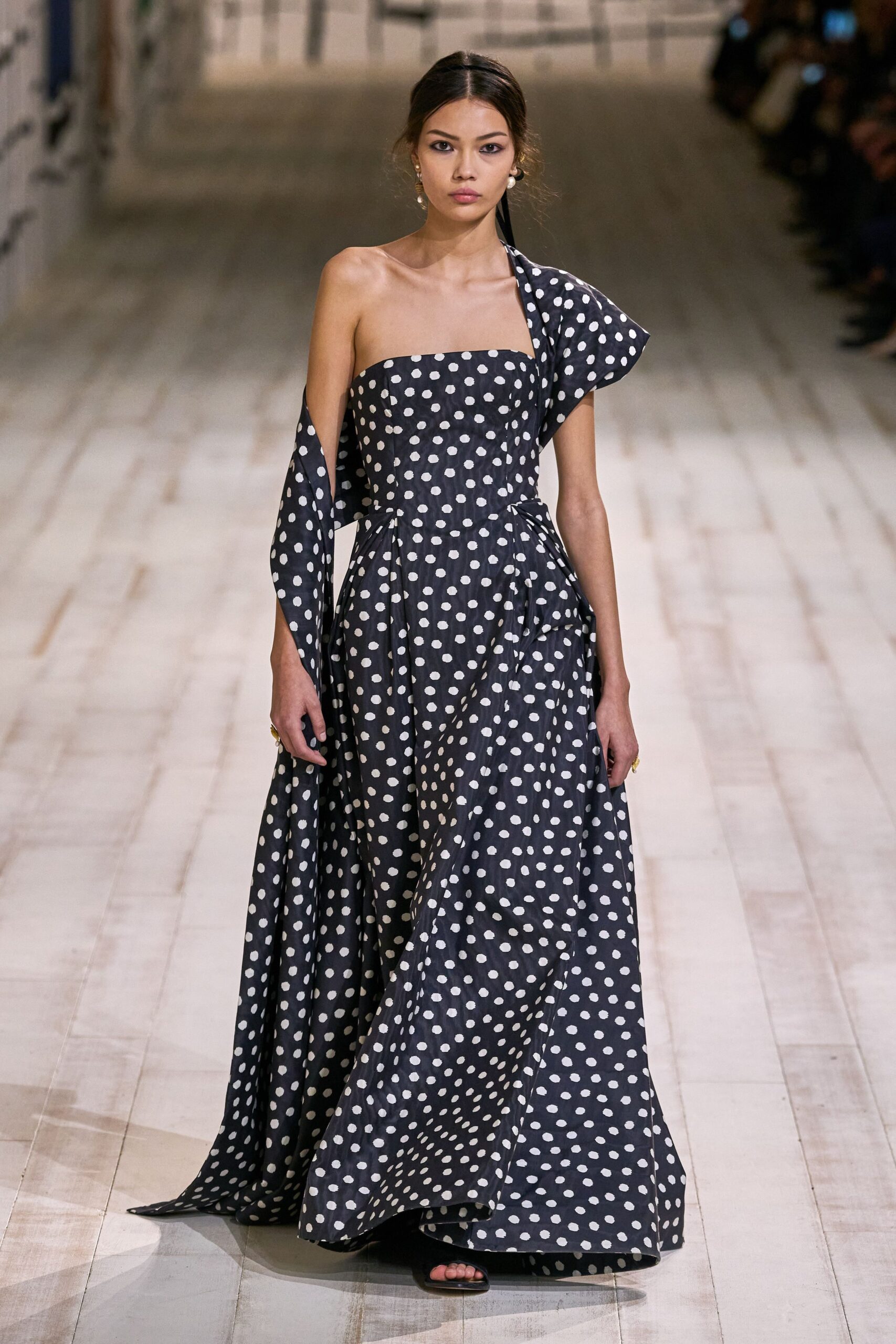 Christian Dior S/S 24 Couture Look 837