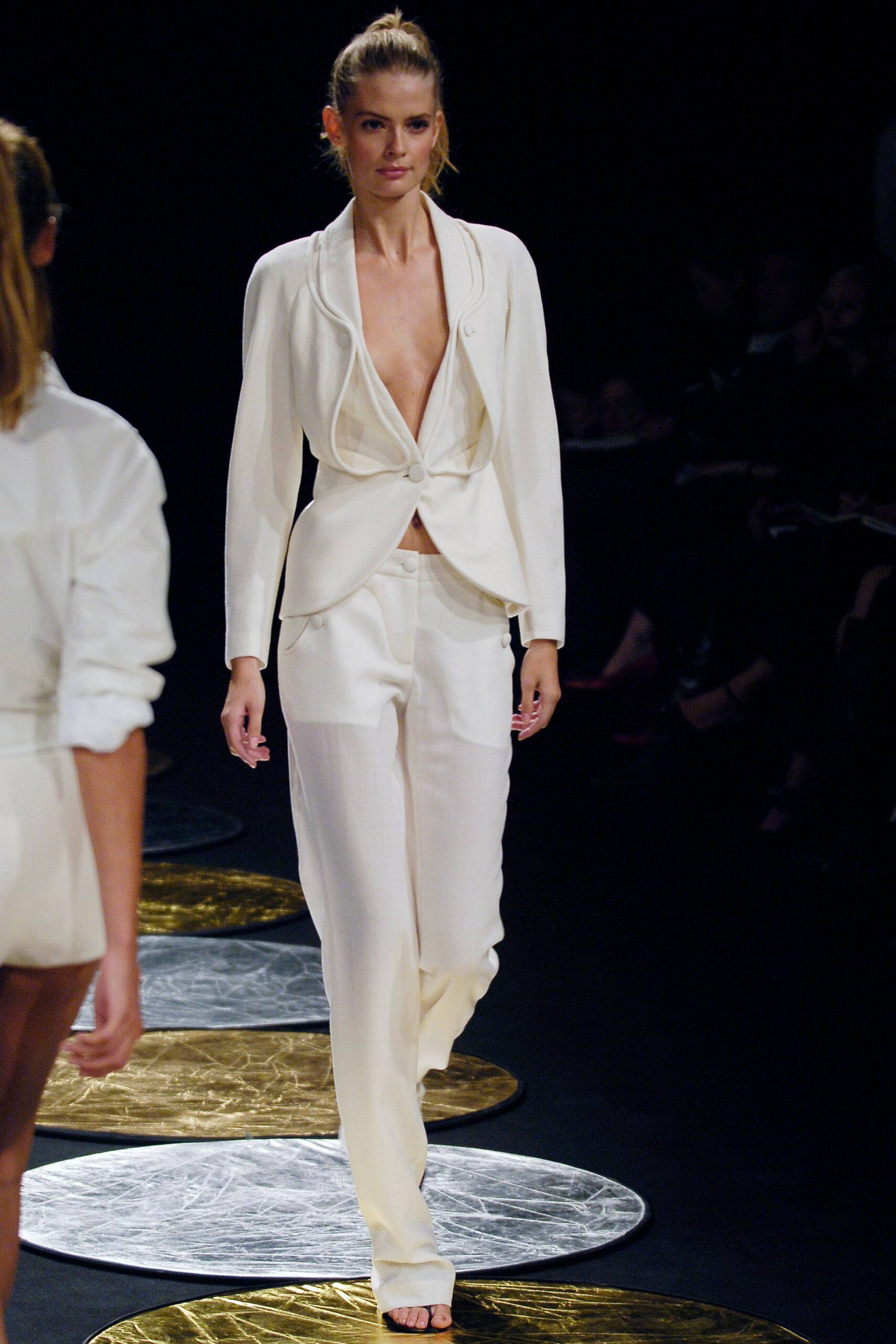 Chalayan S/S 06 Look 41