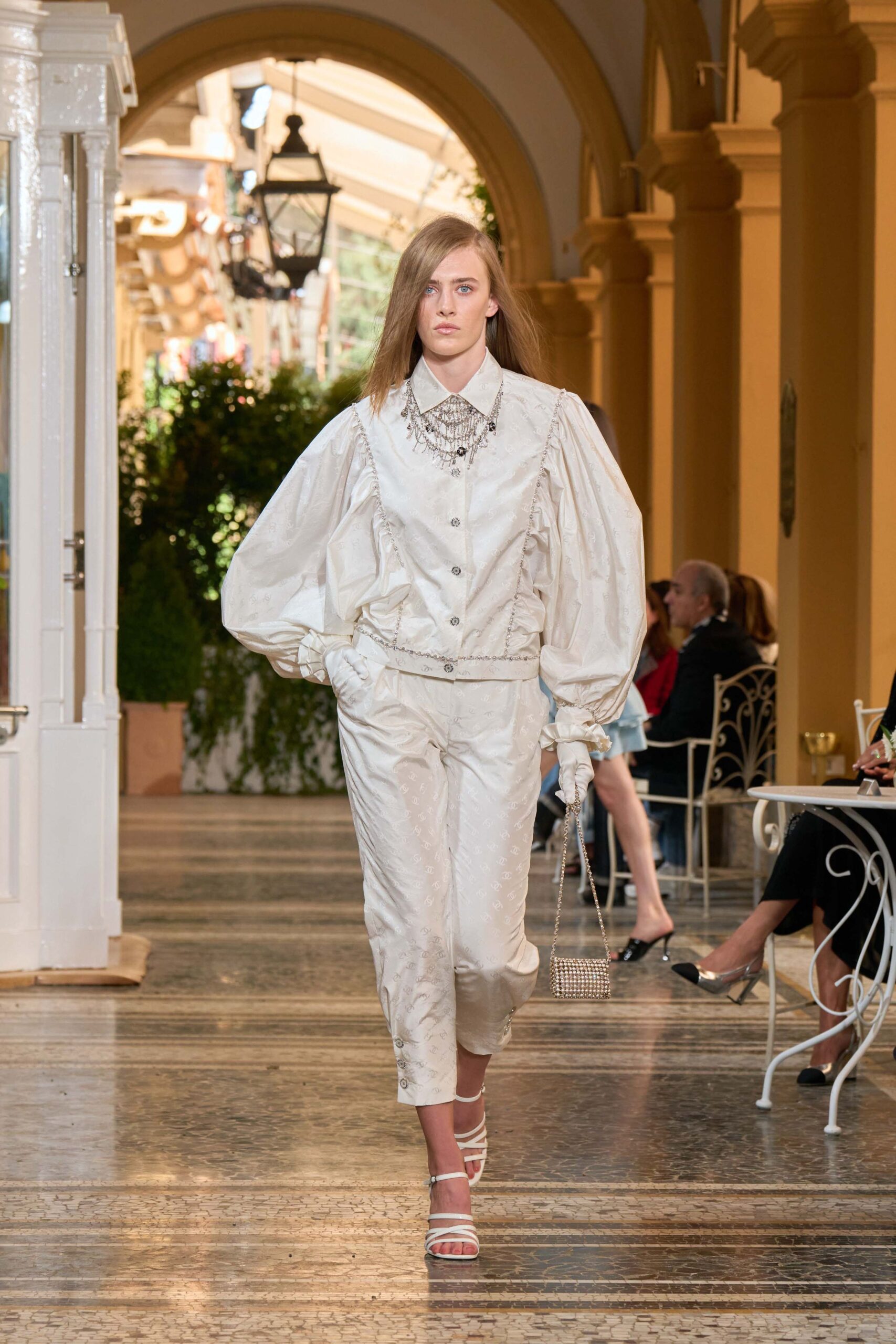 white cotton tailored buttoned printed textured cropped pants