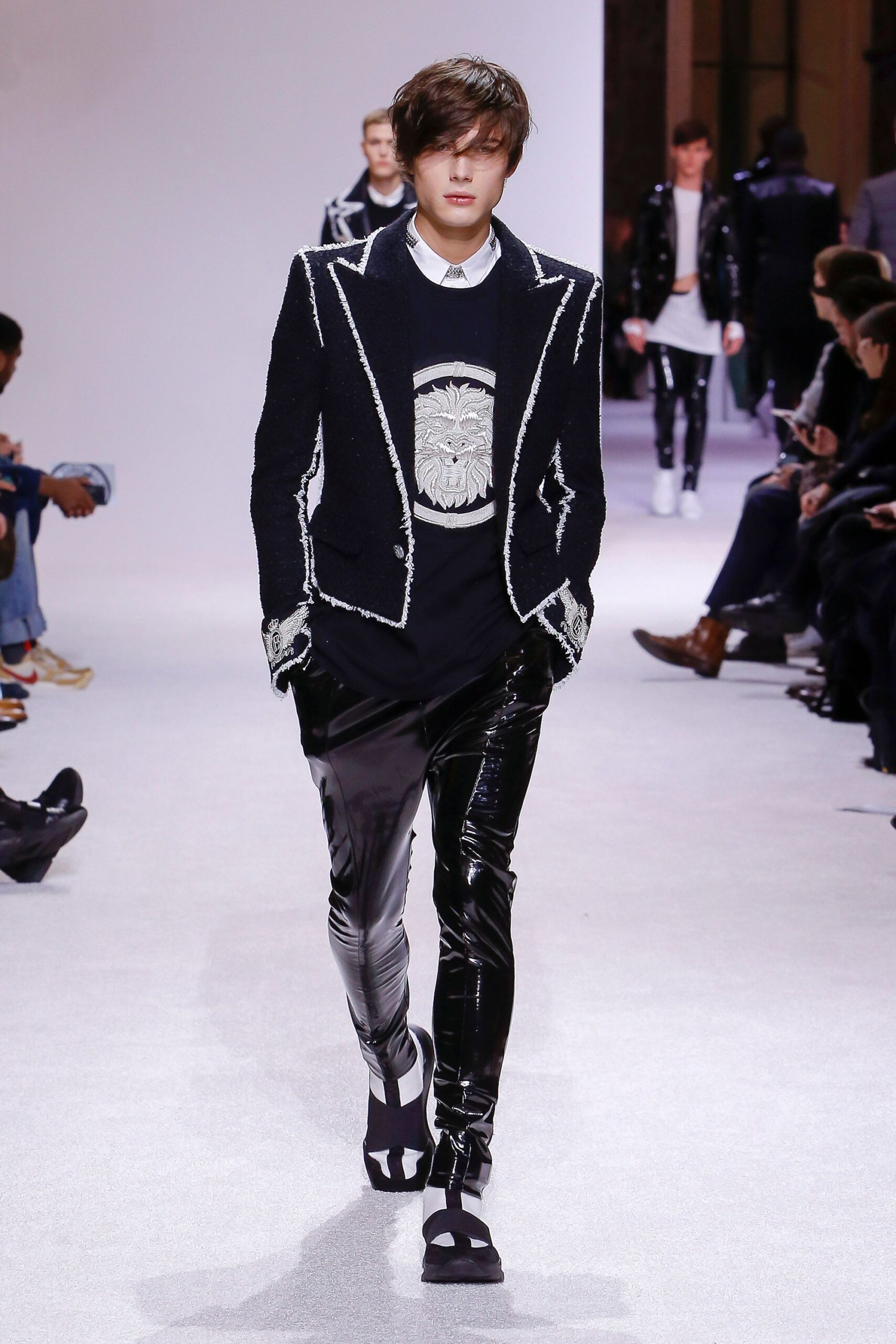 Balmain F/W 18 Menswear Look 823