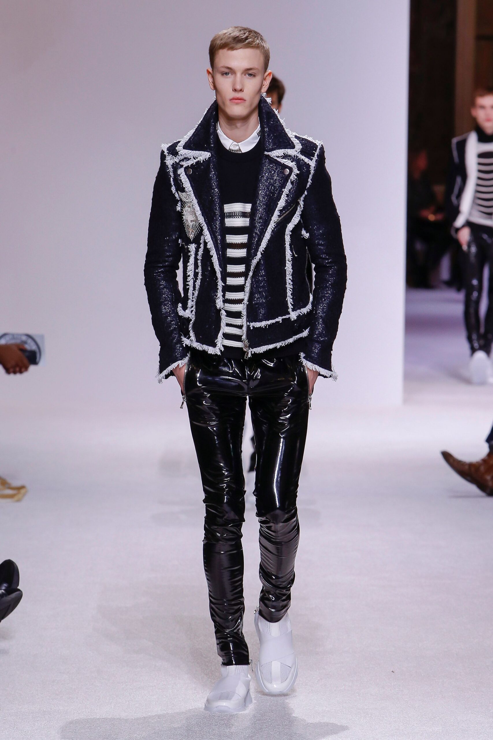 Balmain F/W 18 Menswear Look 824