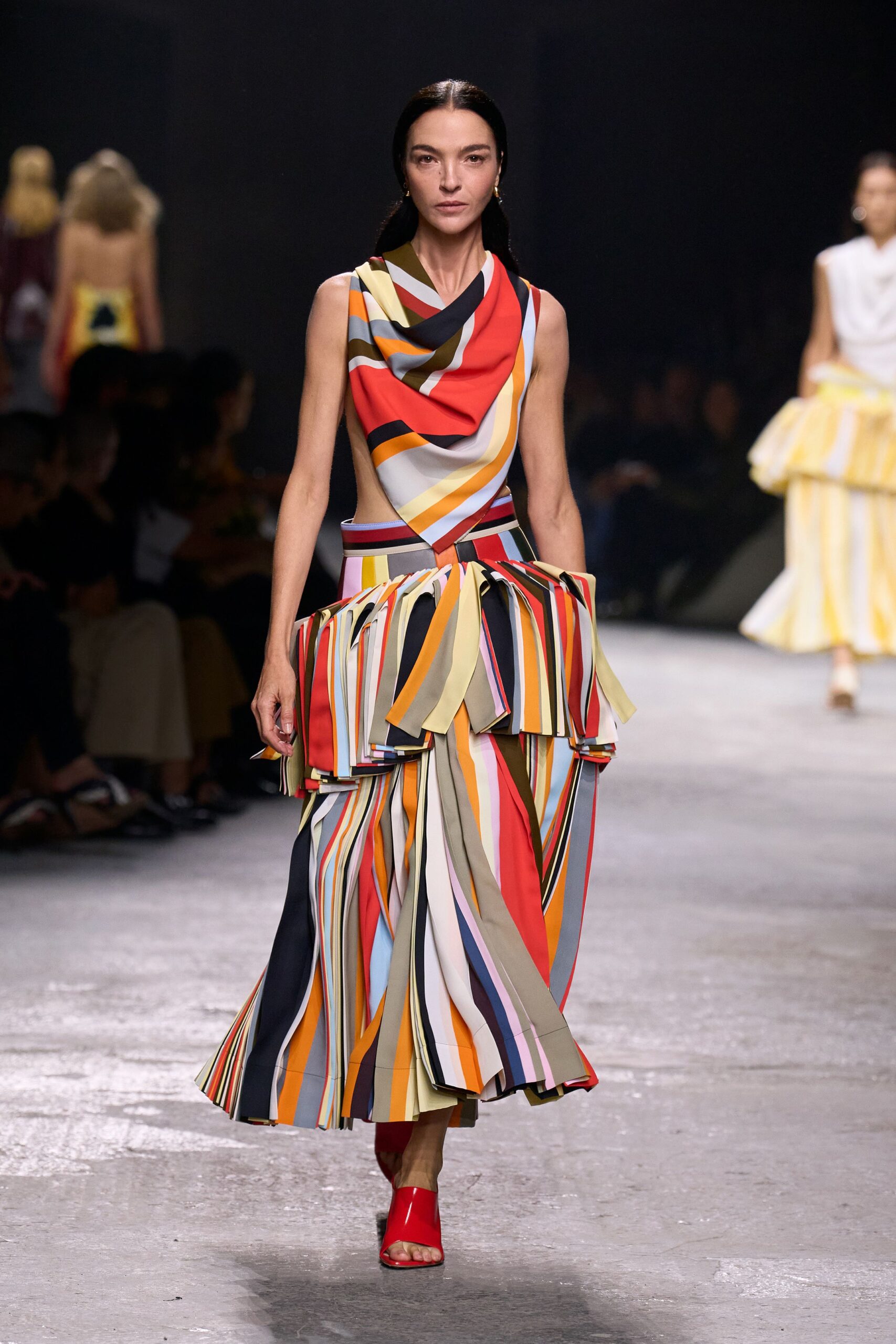 color-blocked midi dress with red shoes