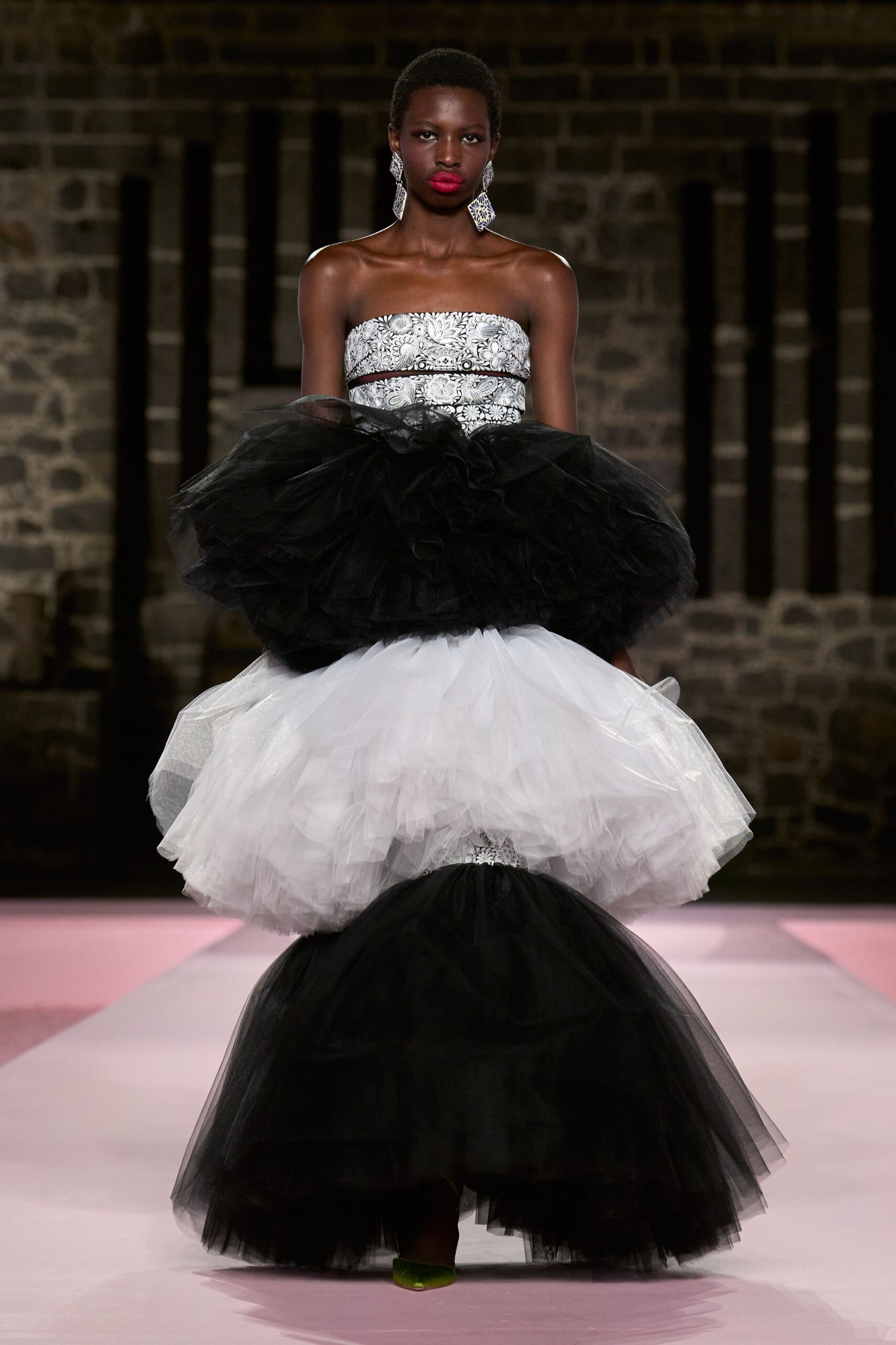 Carolina Herrera Resort 25 Look 883