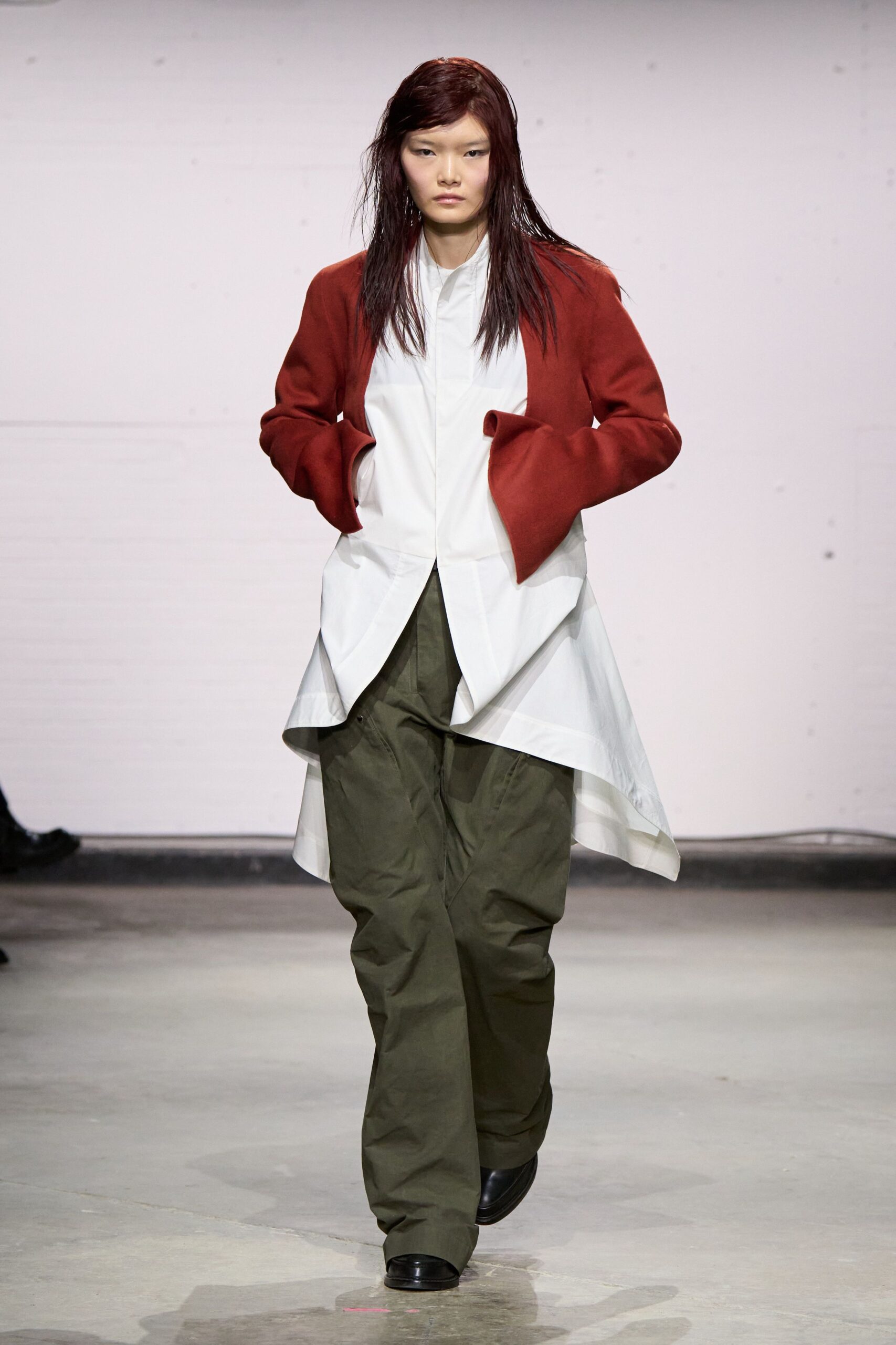 white cotton long-sleeve collared fitted layered shirt