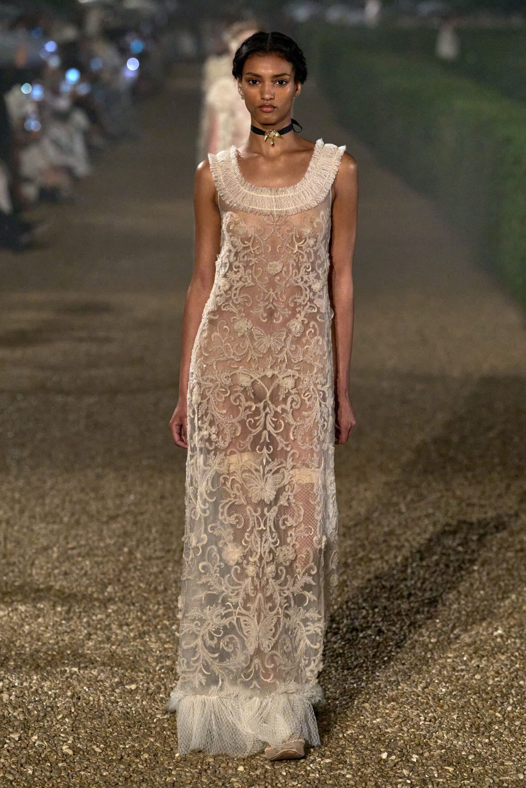 ivory lace sleeveless gown