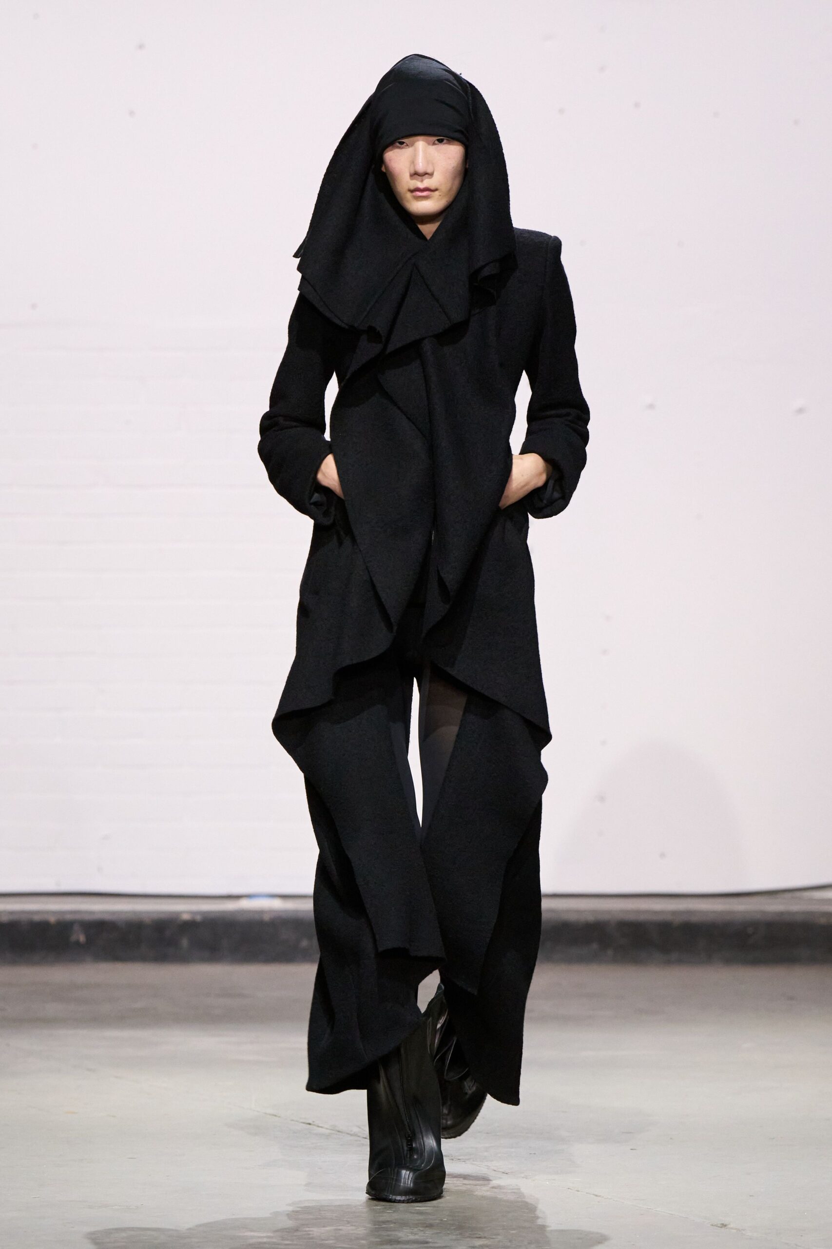 black wool long-sleeve collared relaxed draped coat