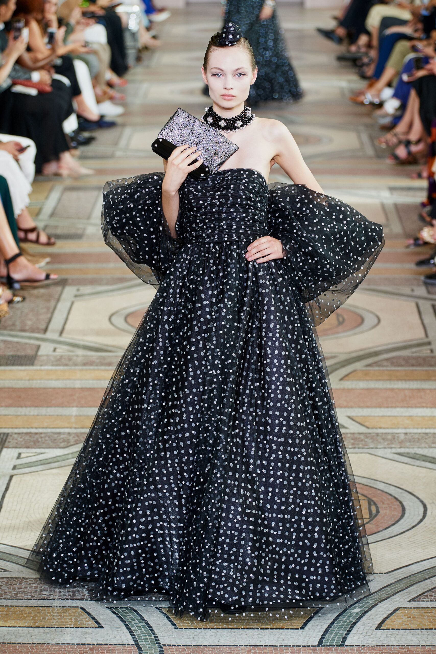 Armani Privé F/W 19 Couture Look 999