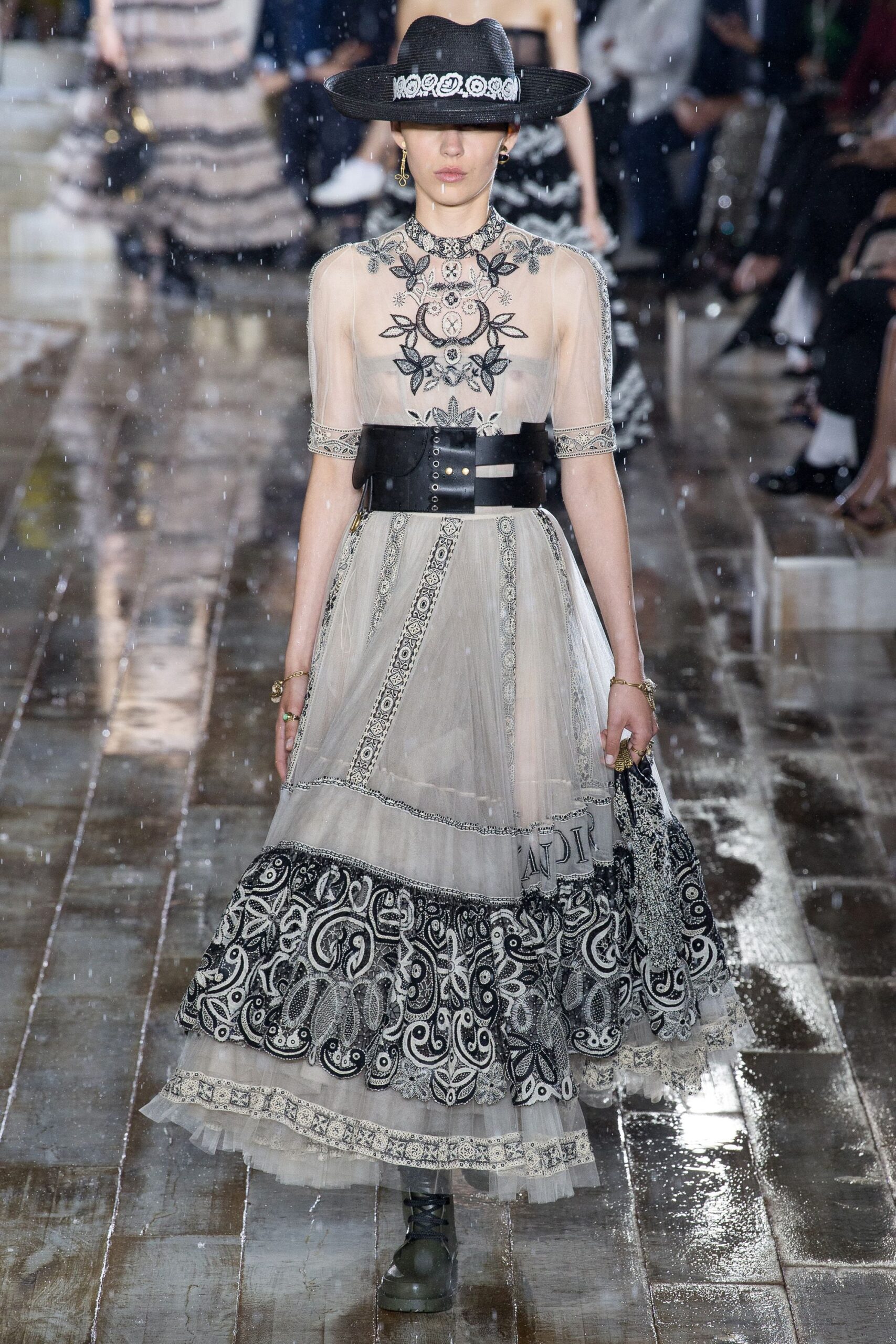 Christian Dior Resort 19 Look 1057
