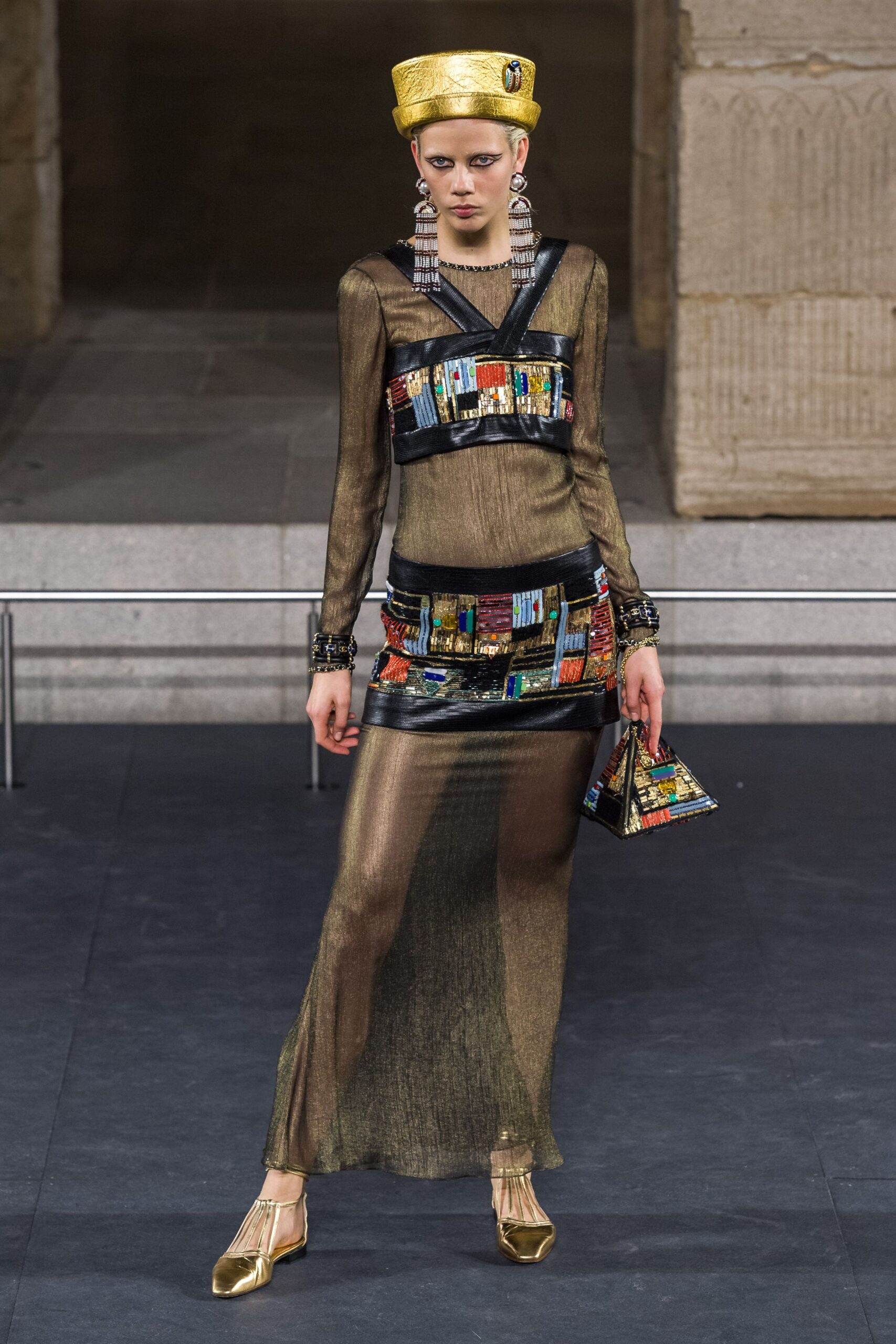 Chanel F/W 19 Look 1102