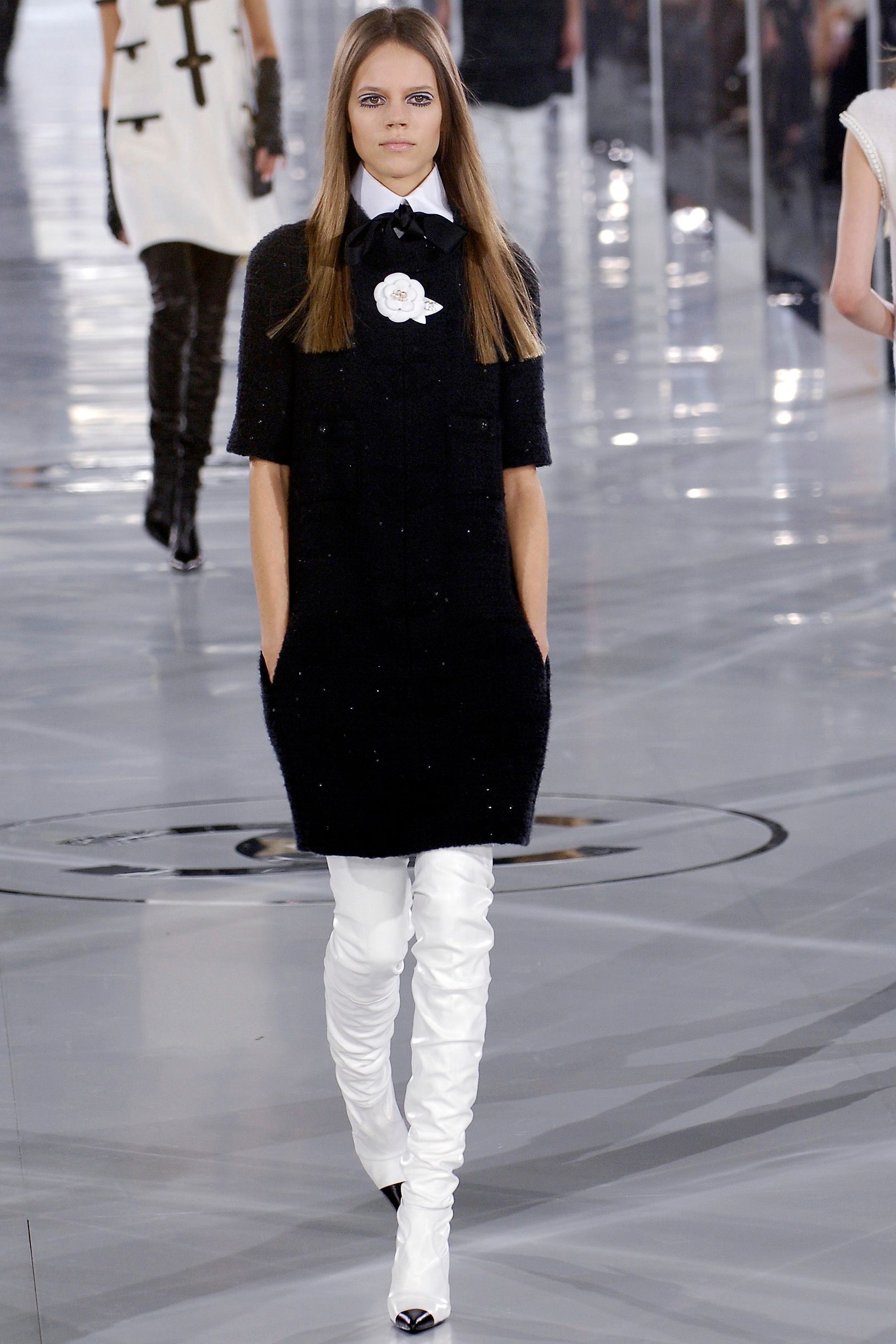 Chanel F/W 05 Look 109