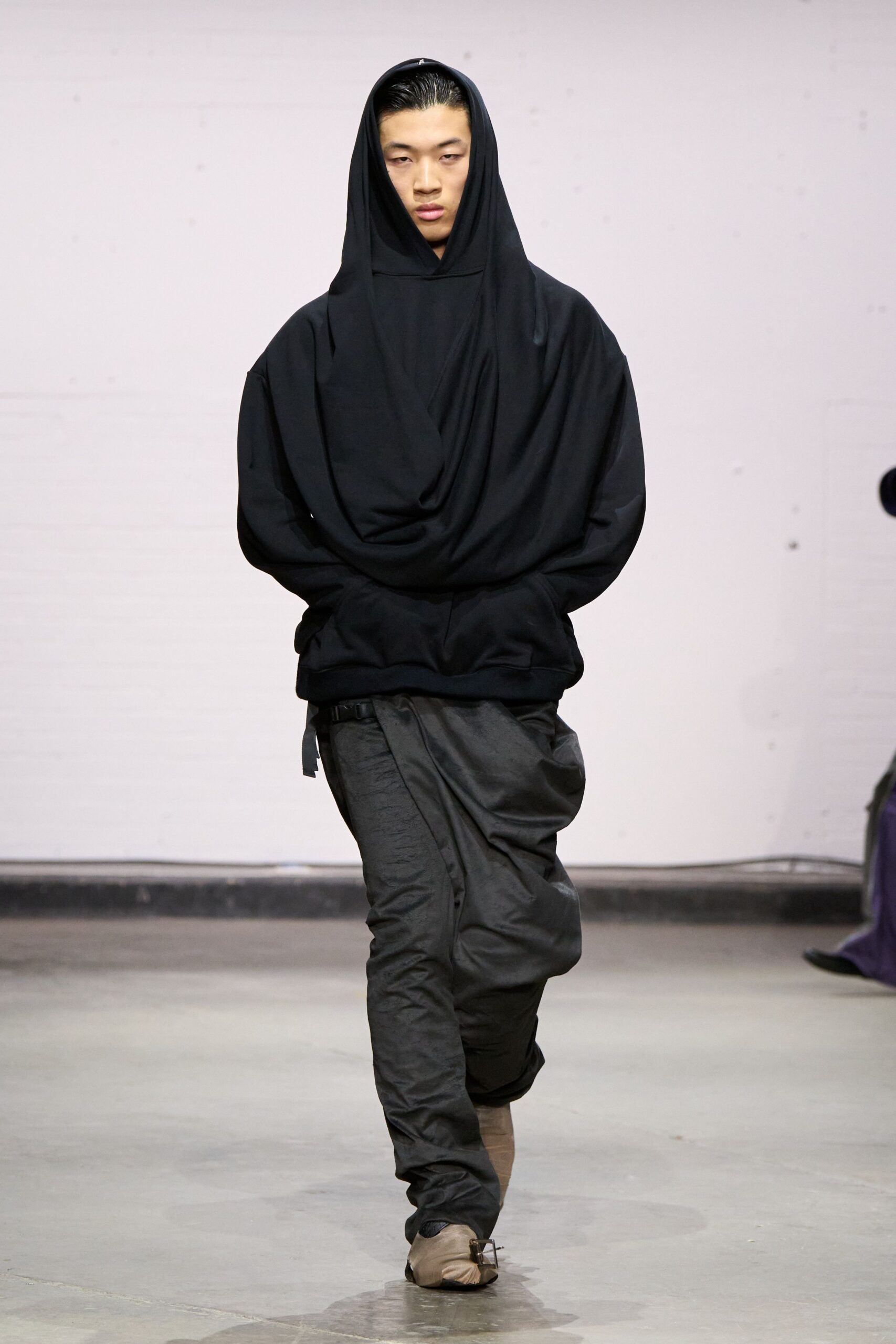 black relaxed hoodie with gray cargo pants