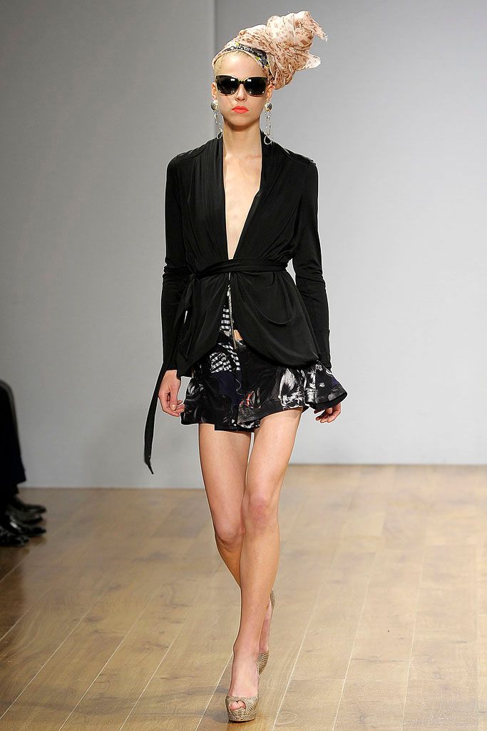 Danielle Scutt S/S 09 Look 17