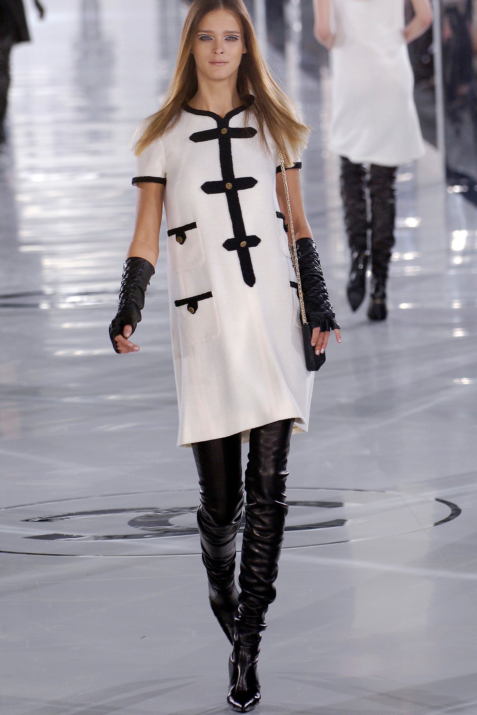 Chanel F/W 05 Look 113