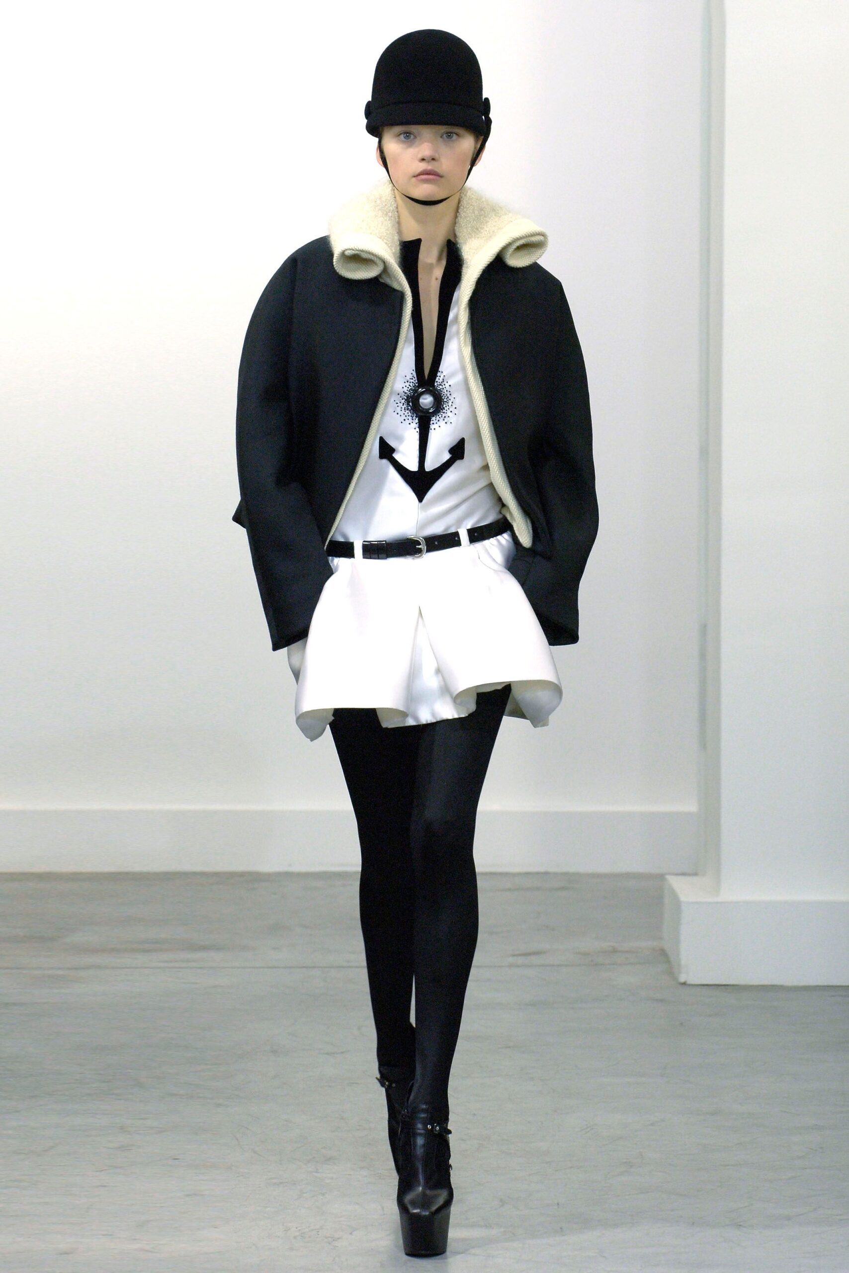 Balenciaga F/W 06 Look 89