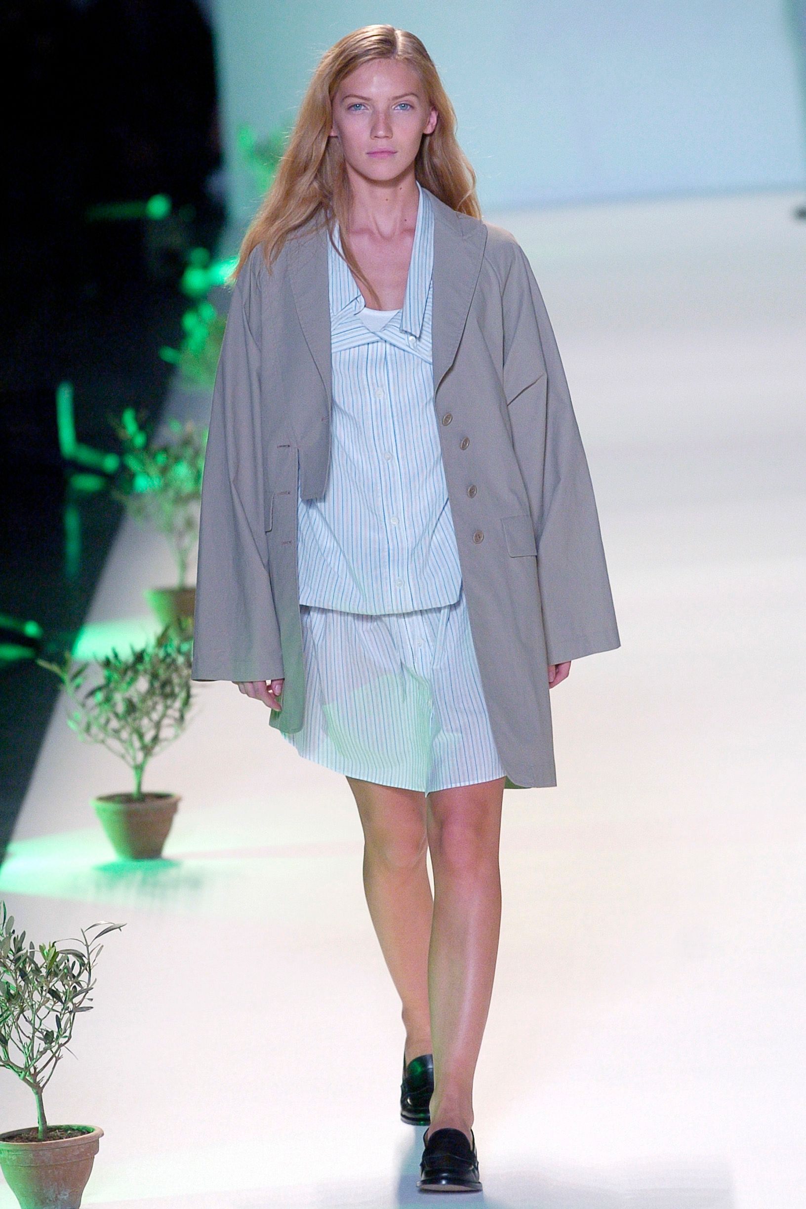 Chalayan S/S 05 Look 82