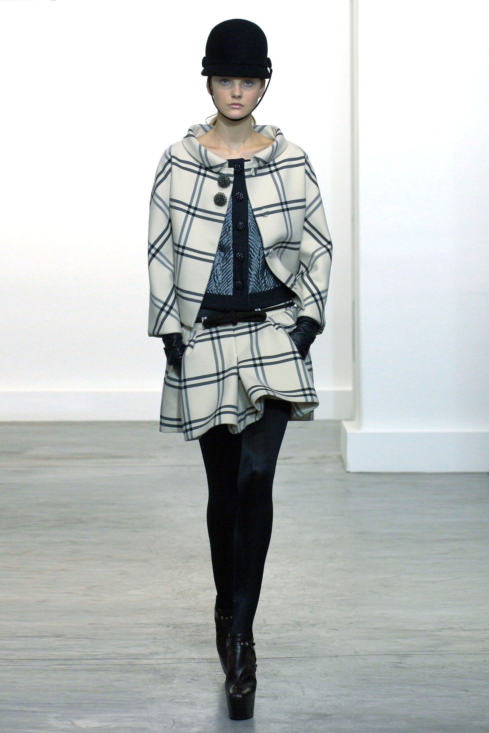 Balenciaga F/W 06 Look 100