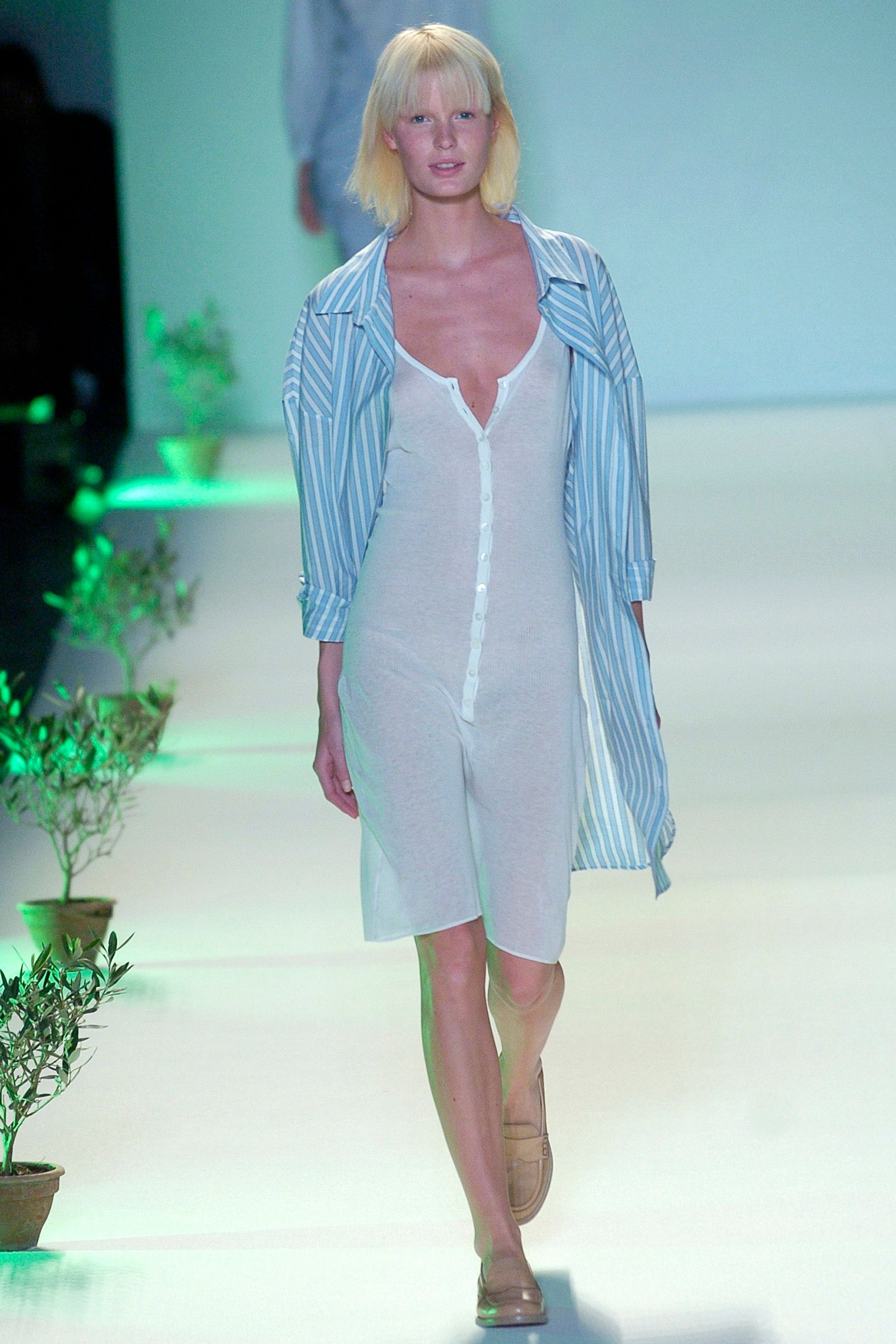 Chalayan S/S 05 Look 100