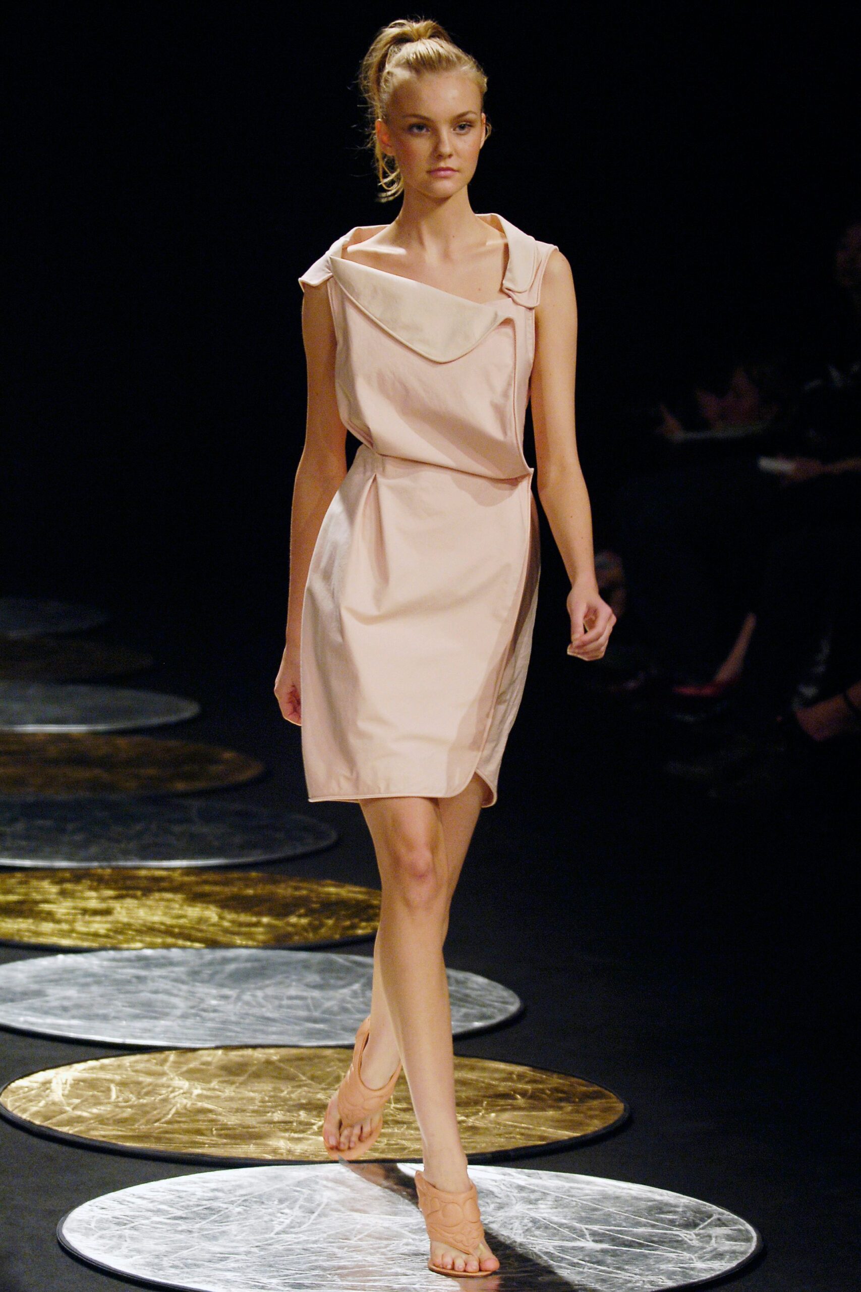 Chalayan S/S 06 Look 93