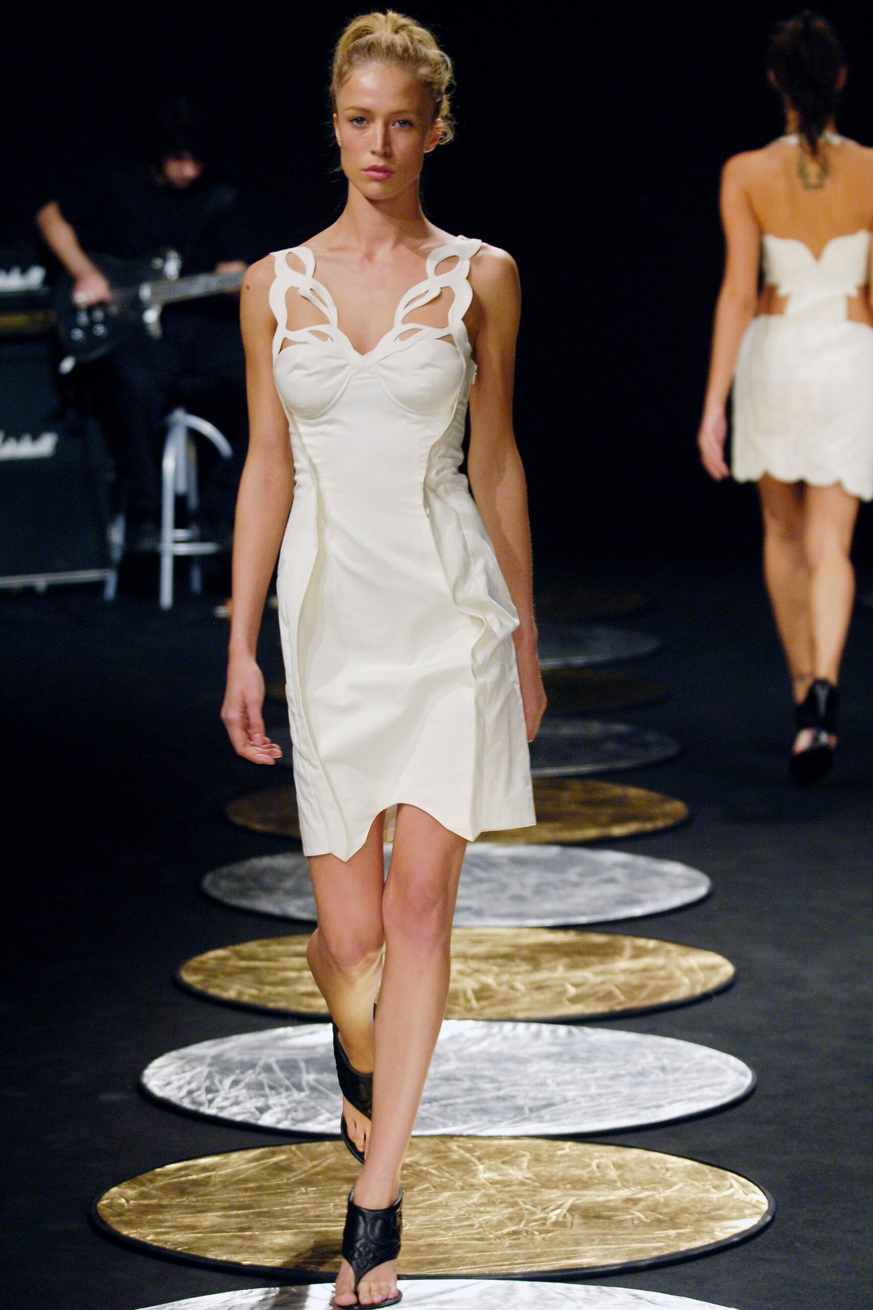Chalayan S/S 06 Look 121