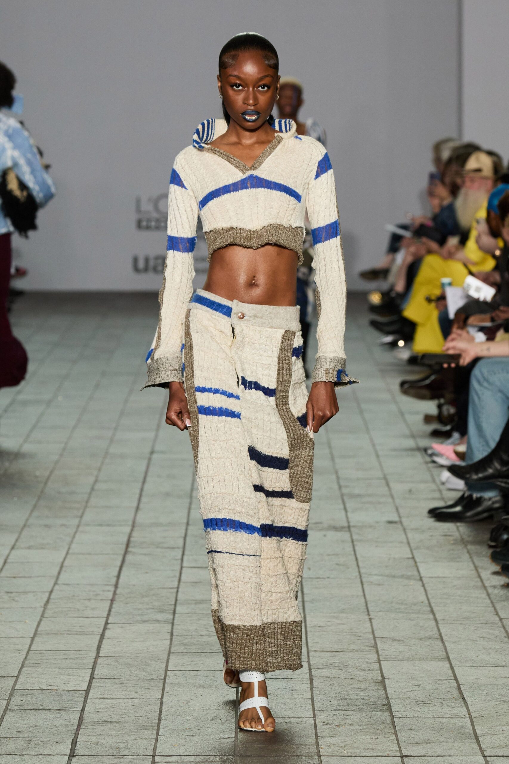 beige cotton long-sleeve hooded fitted striped cropped crop-top