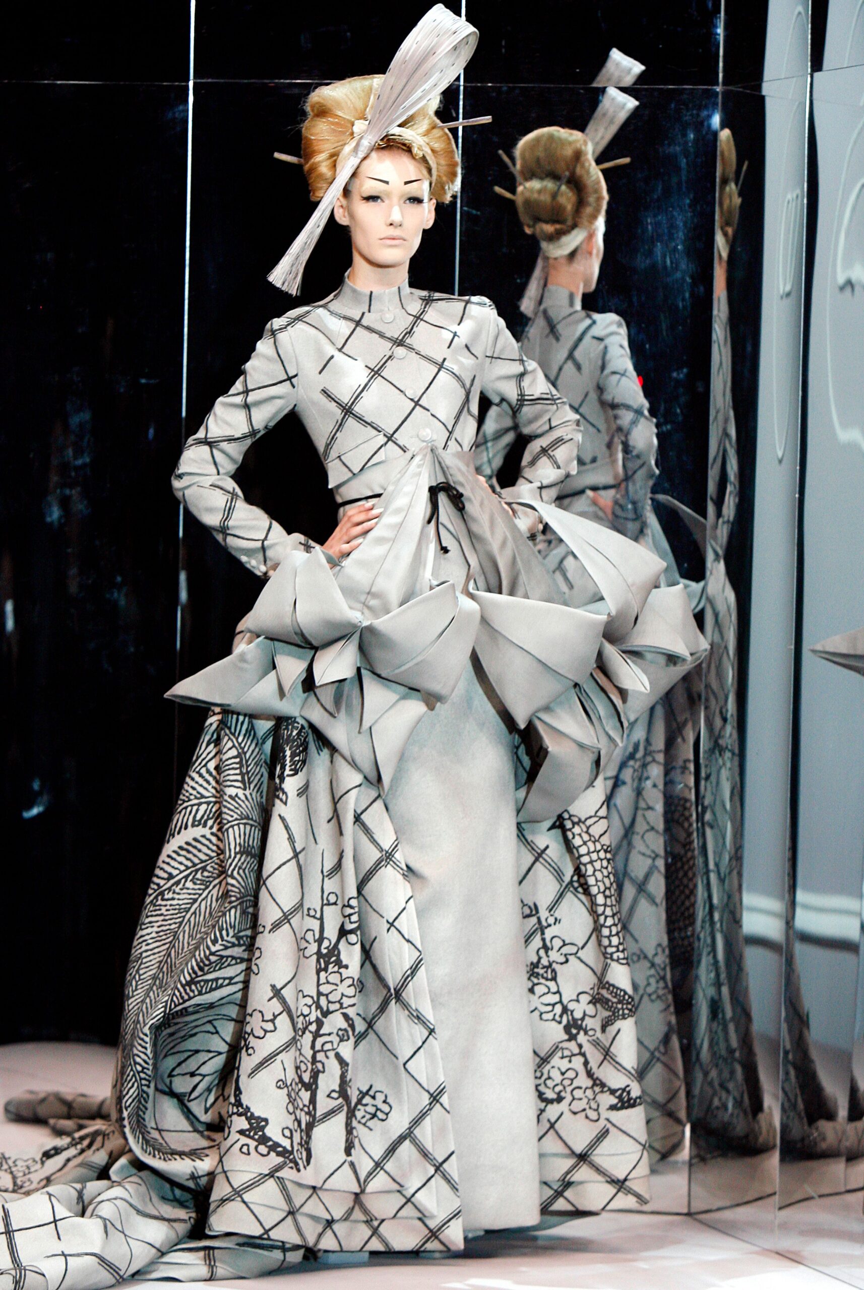 Christian Dior S/S 07 Couture Look 100