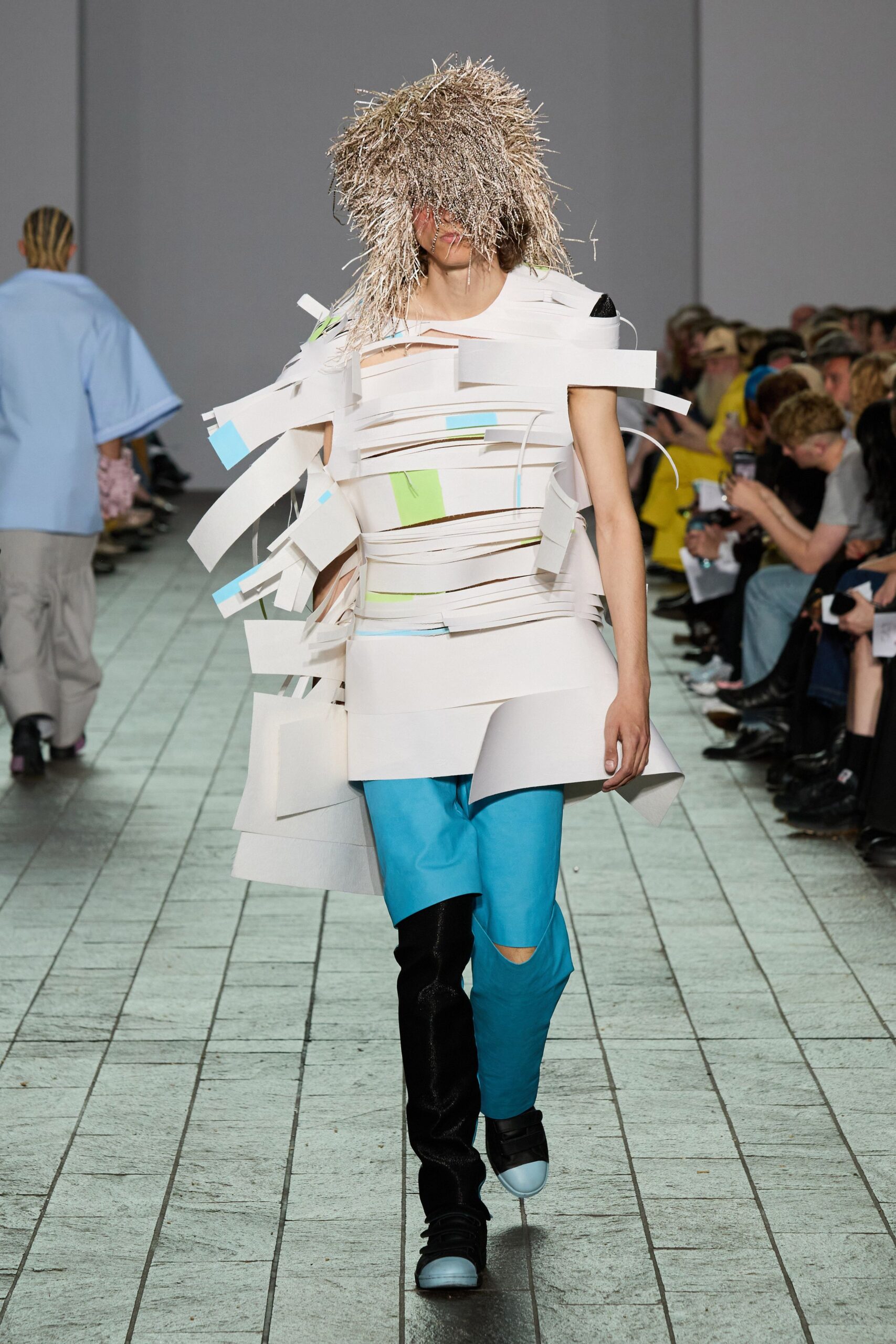 blue cotton fitted high-waisted straight-leg pants