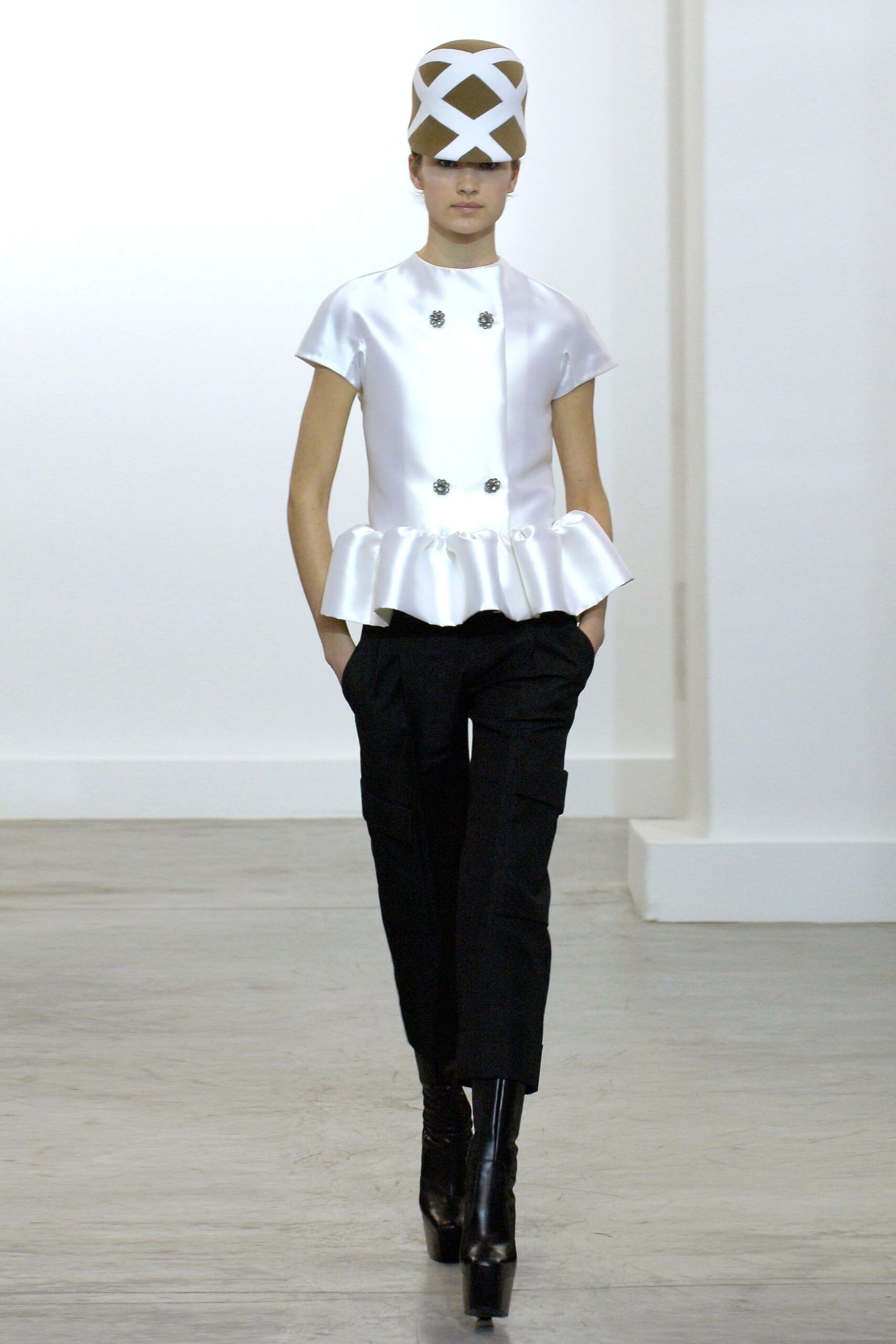 Balenciaga F/W 06 Look 182