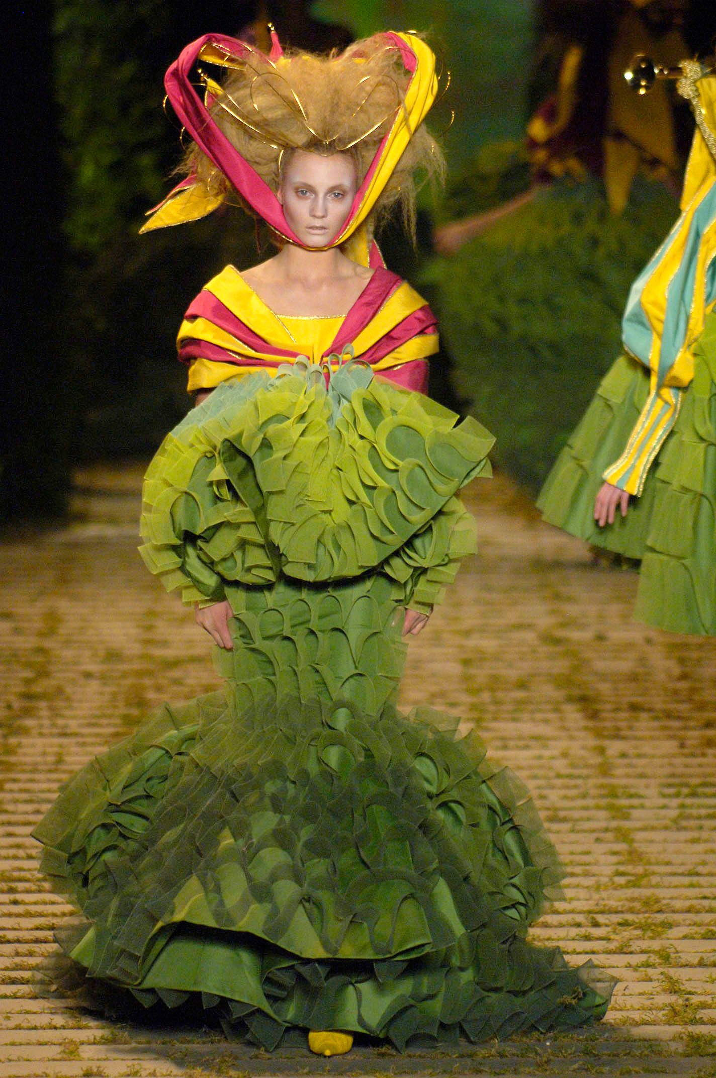 Christian Dior F/W 06 Couture Look 114