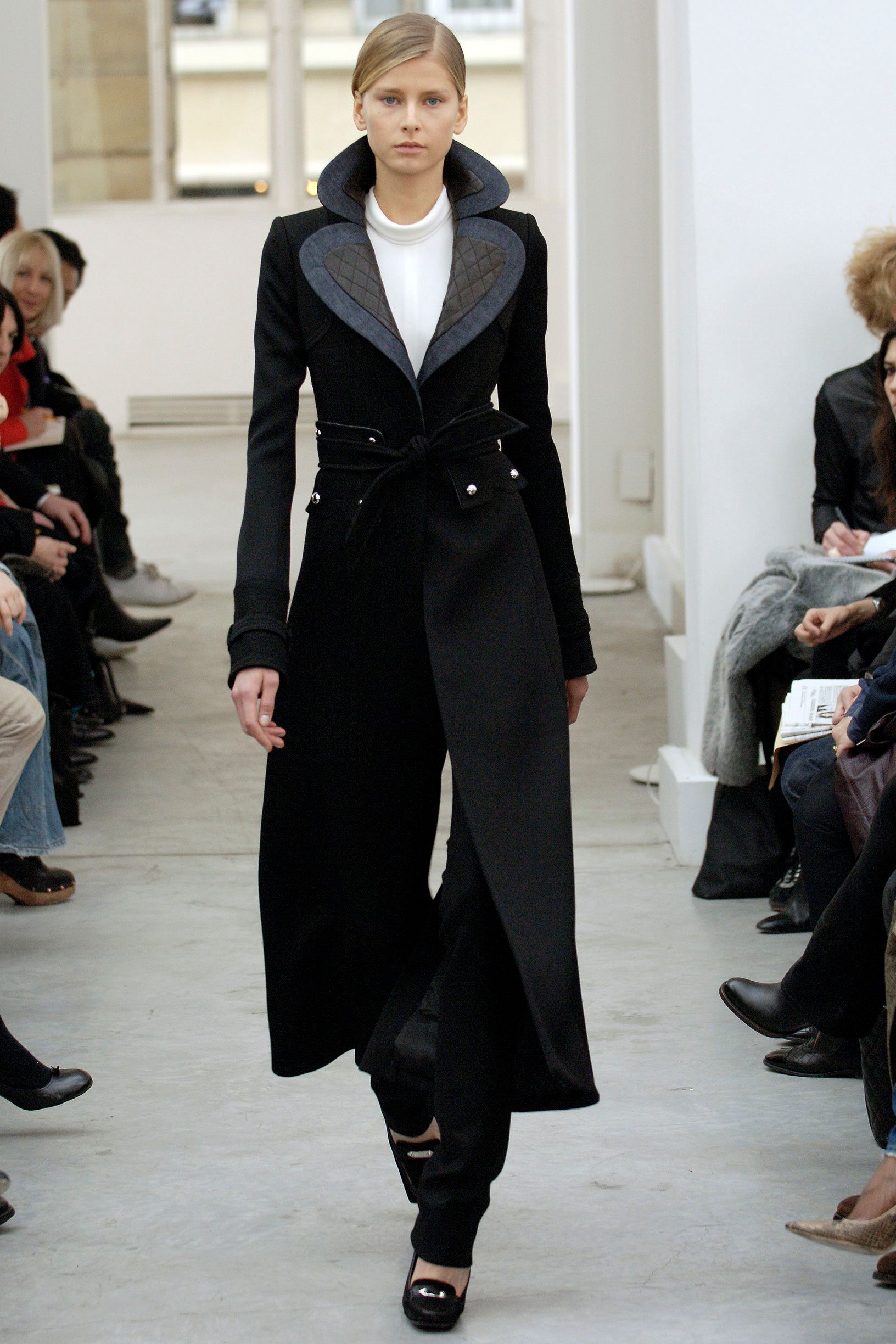 Balenciaga F/W 05 Look 205