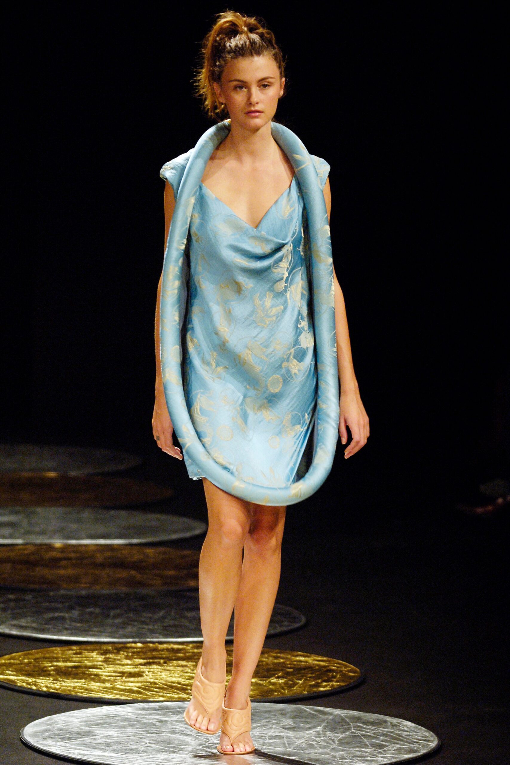 Chalayan S/S 06 Look 247