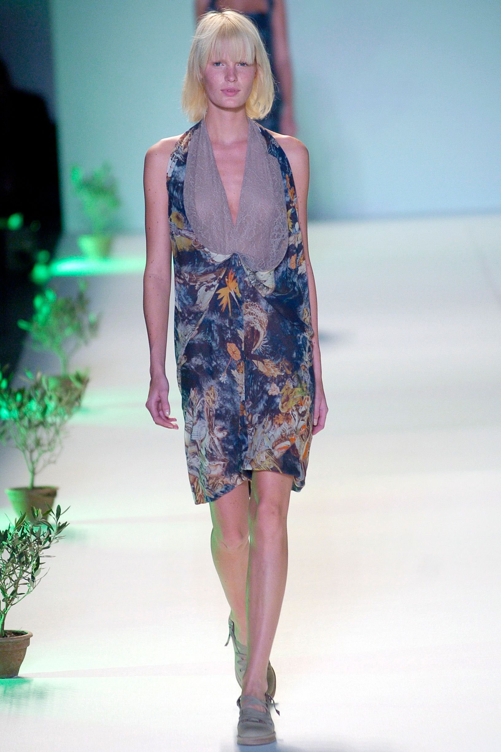 Chalayan S/S 05 Look 321