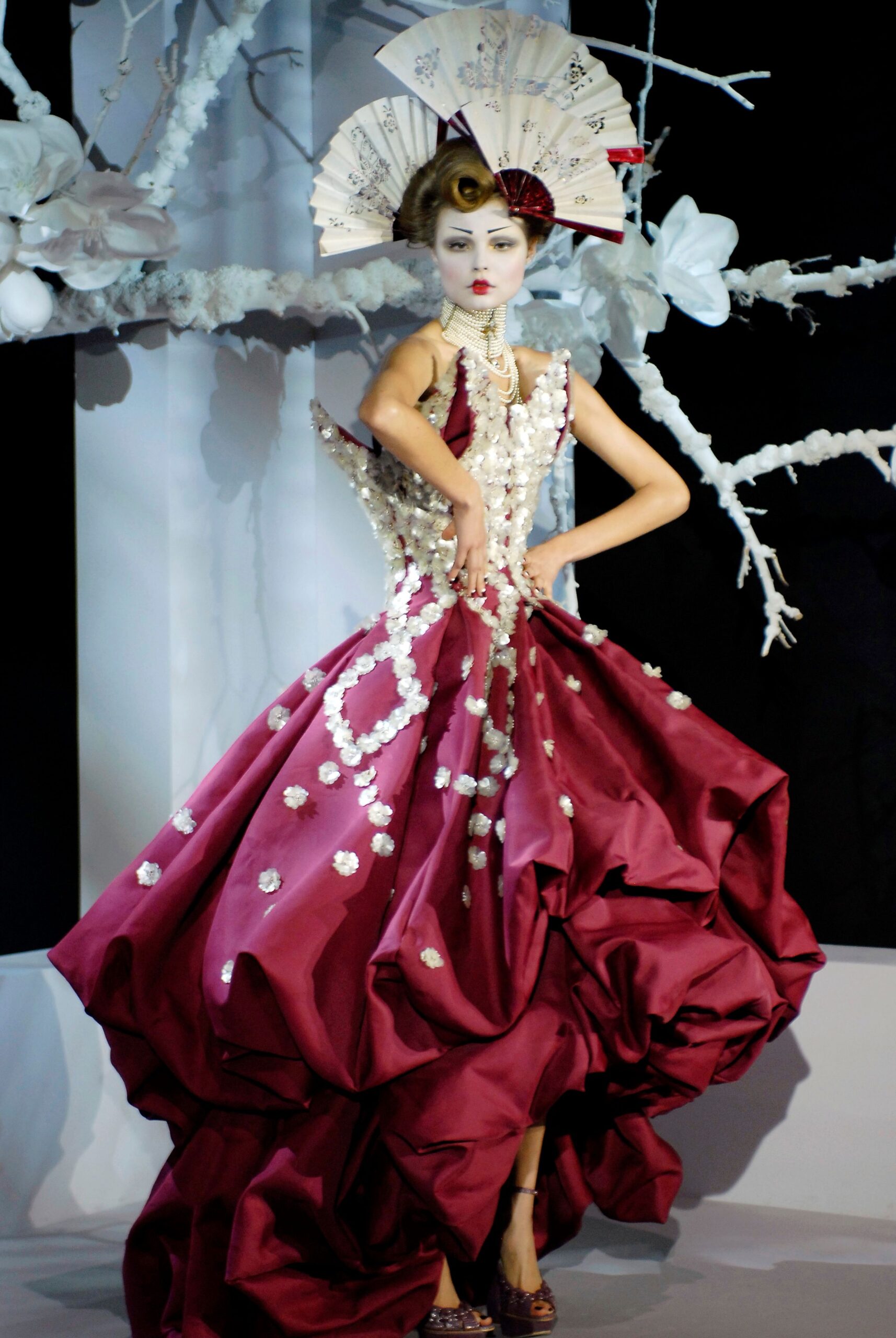 Christian Dior S/S 07 Couture Look 360