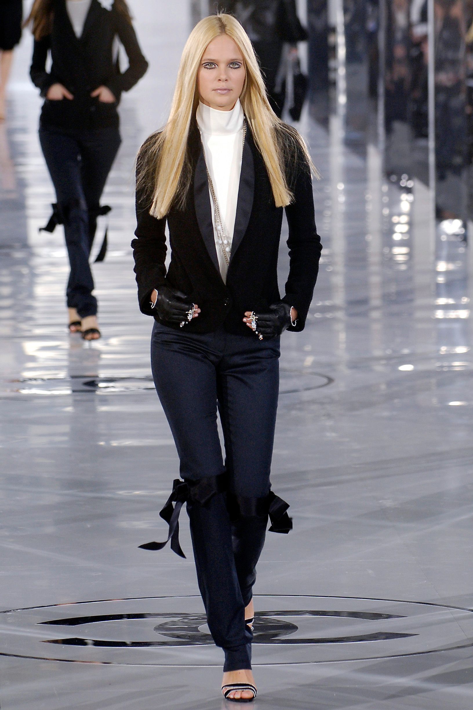 Chanel F/W 05 Look 452