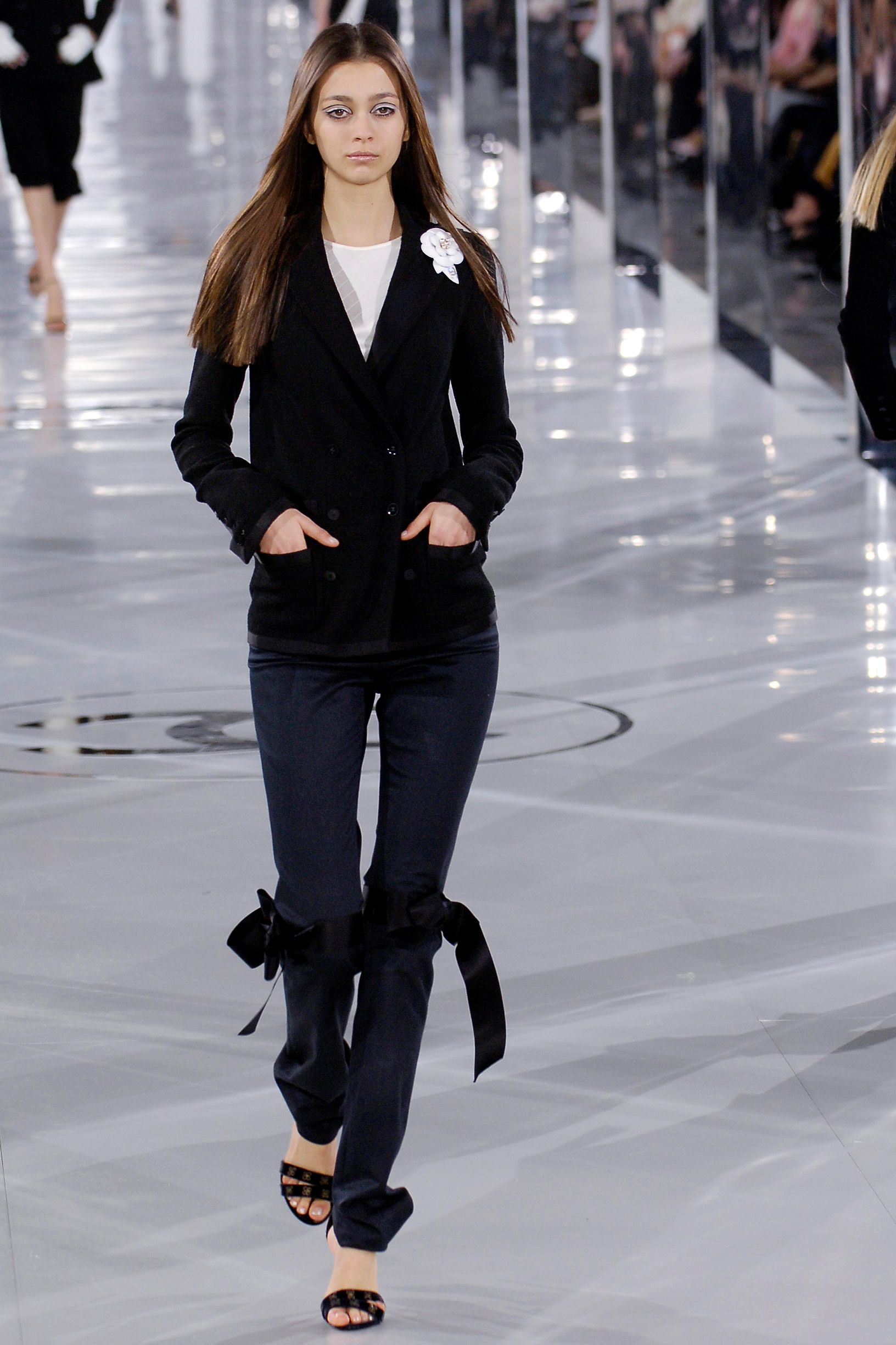 Chanel F/W 05 Look 464
