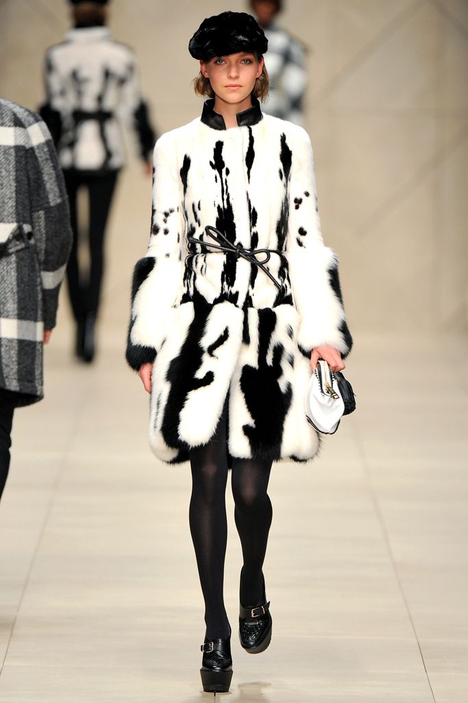 Burberry F/W 11 Look 260