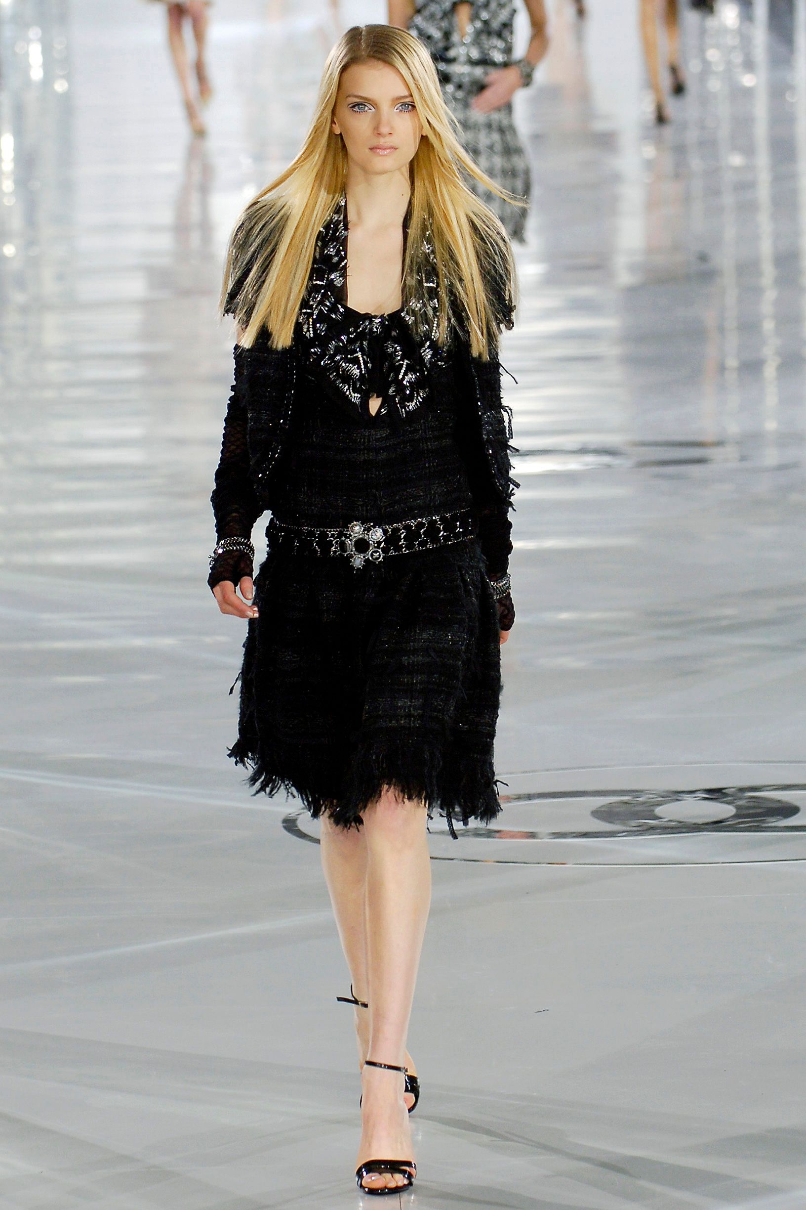 Chanel F/W 05 Look 560