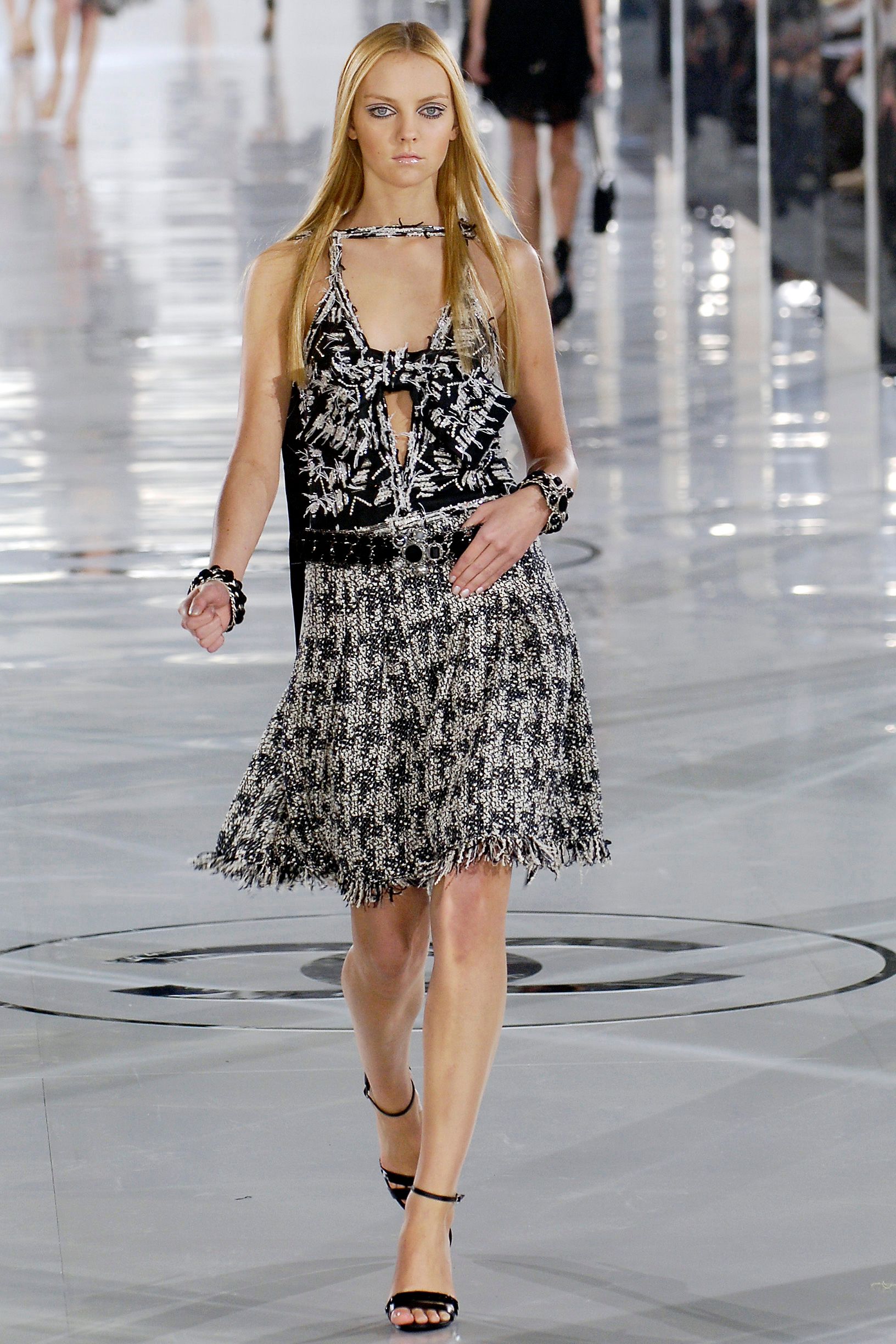 Chanel F/W 05 Look 572