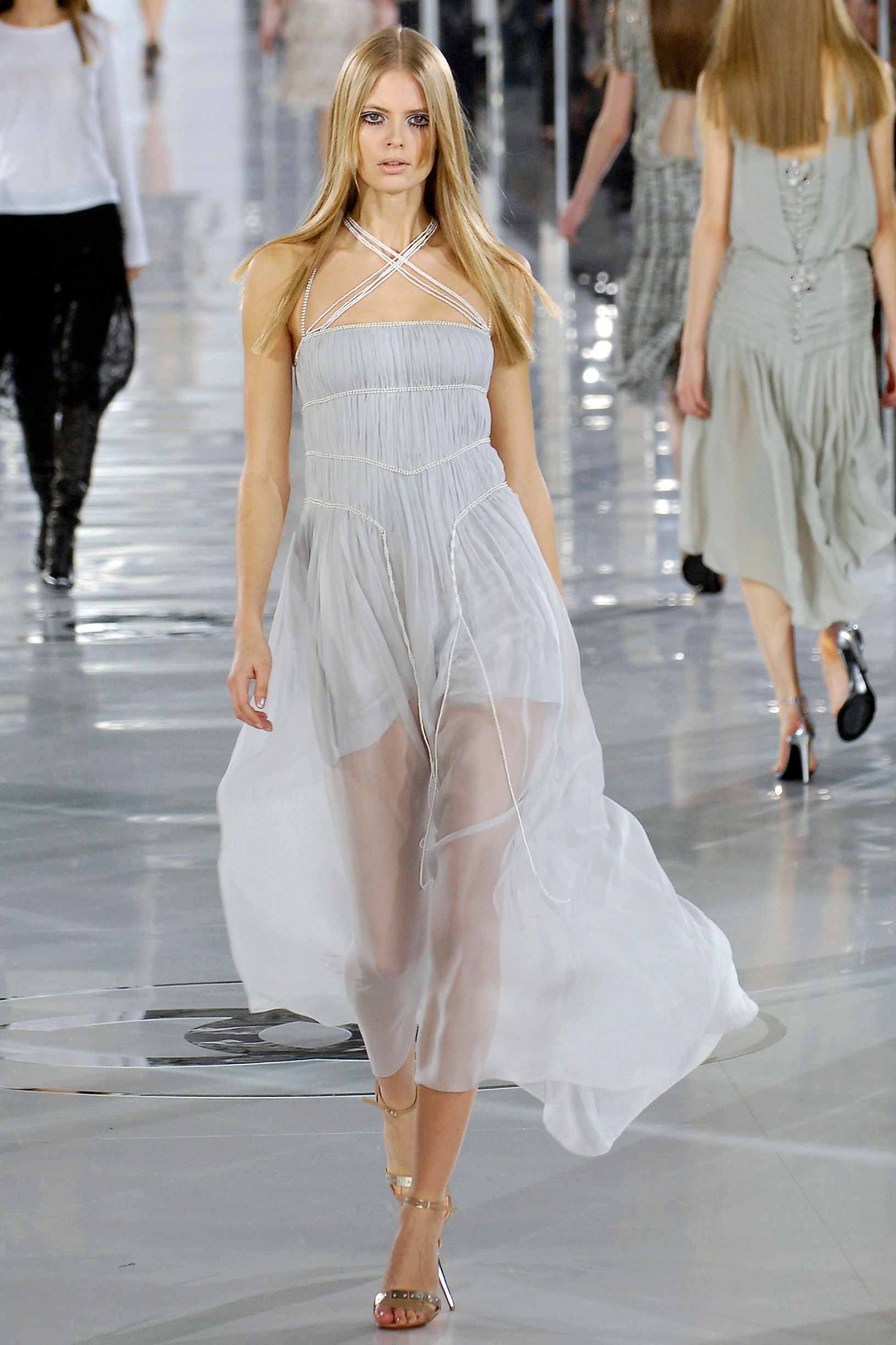 Chanel F/W 05 Look 606