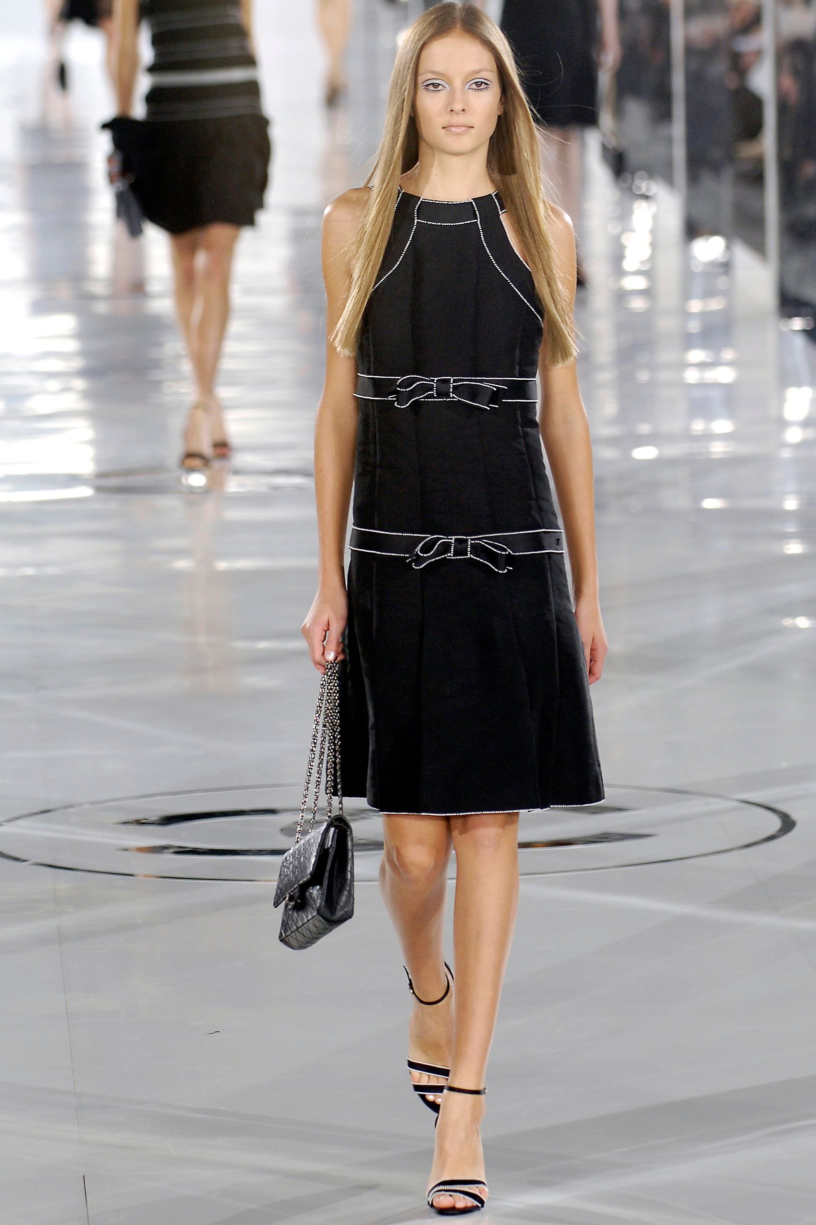 Chanel F/W 05 Look 660